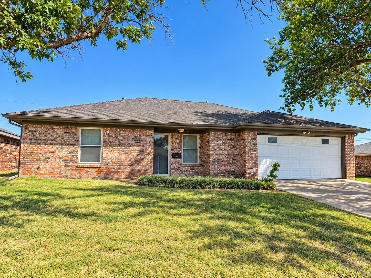1100 Sugarloaf Drive — photo
