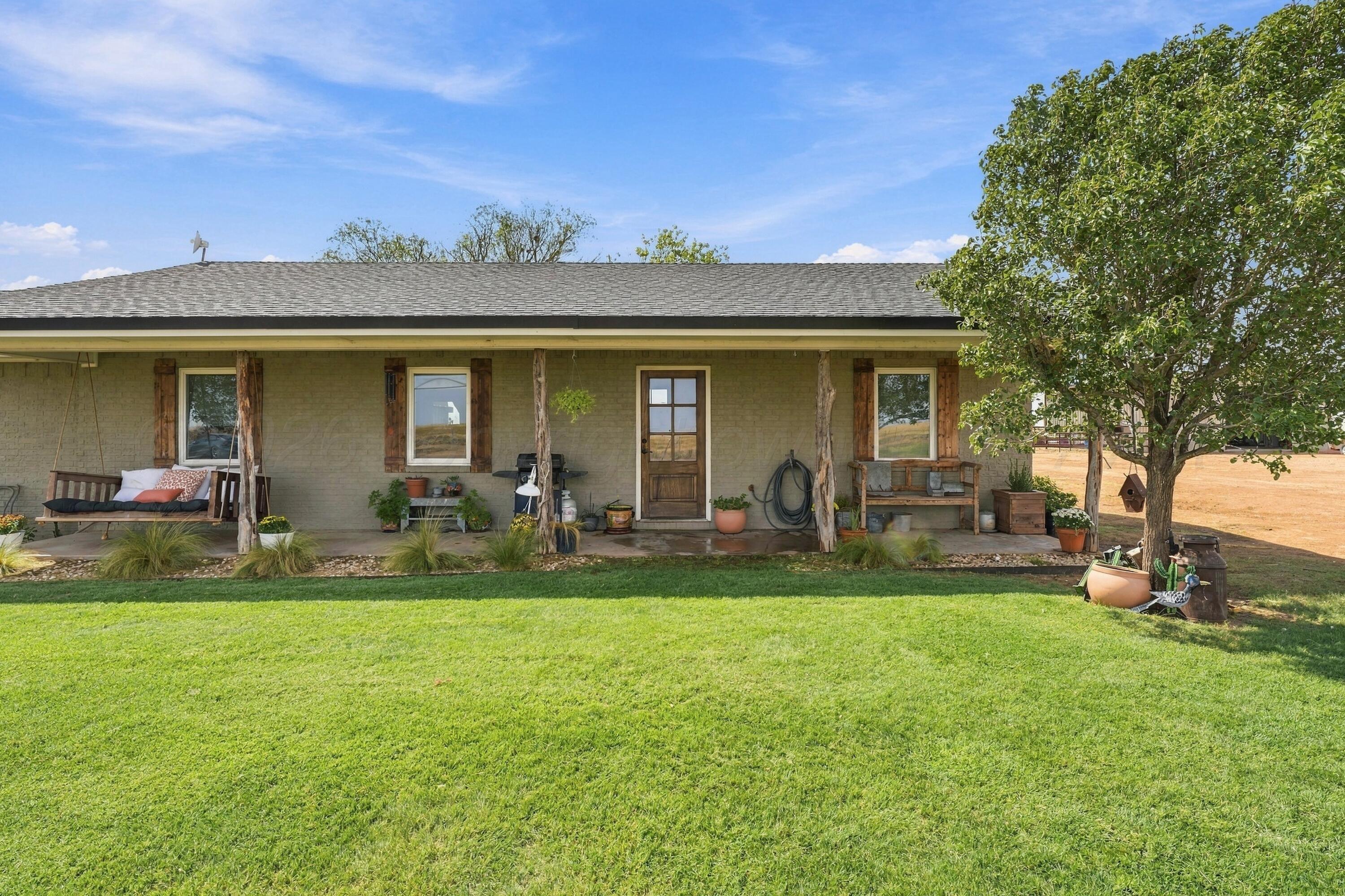 390 Sun Road, Plainview, TX 79072 — photo 2