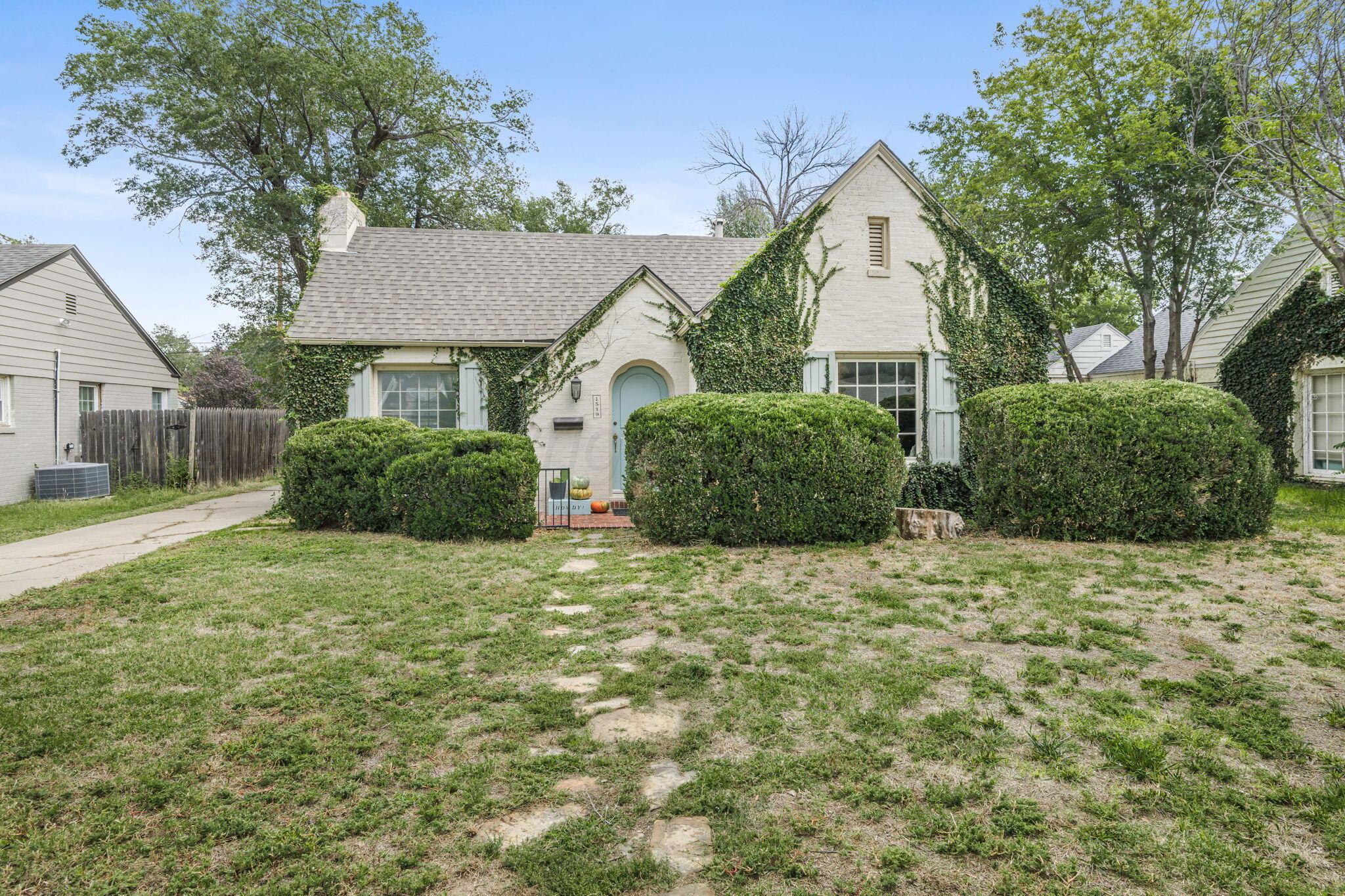 1519 S Travis Street — photo