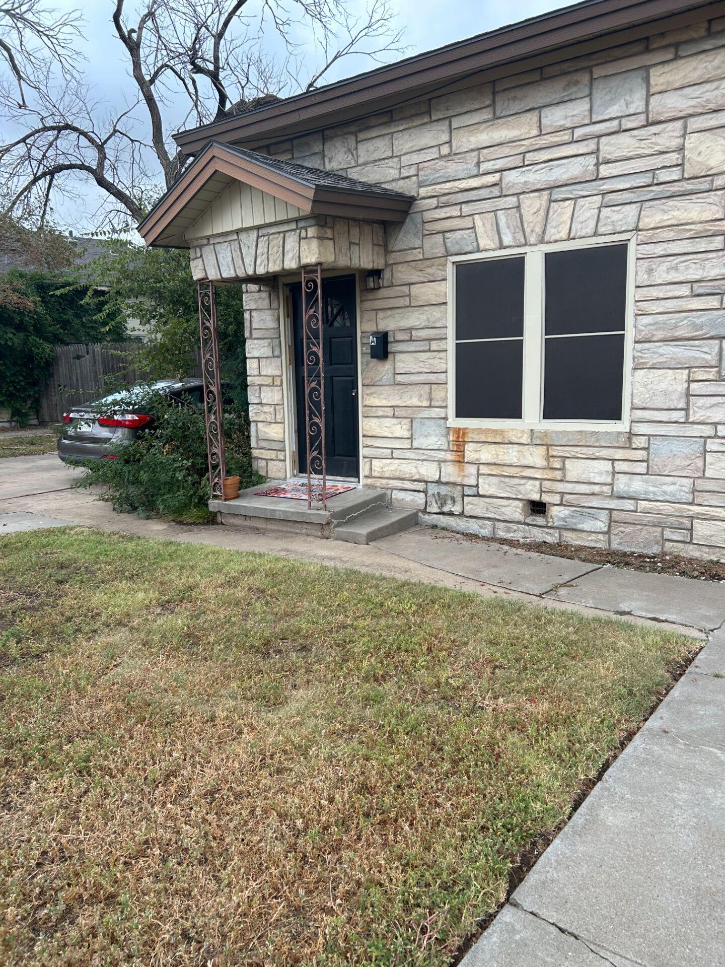 2225 S Taylor Street — photo