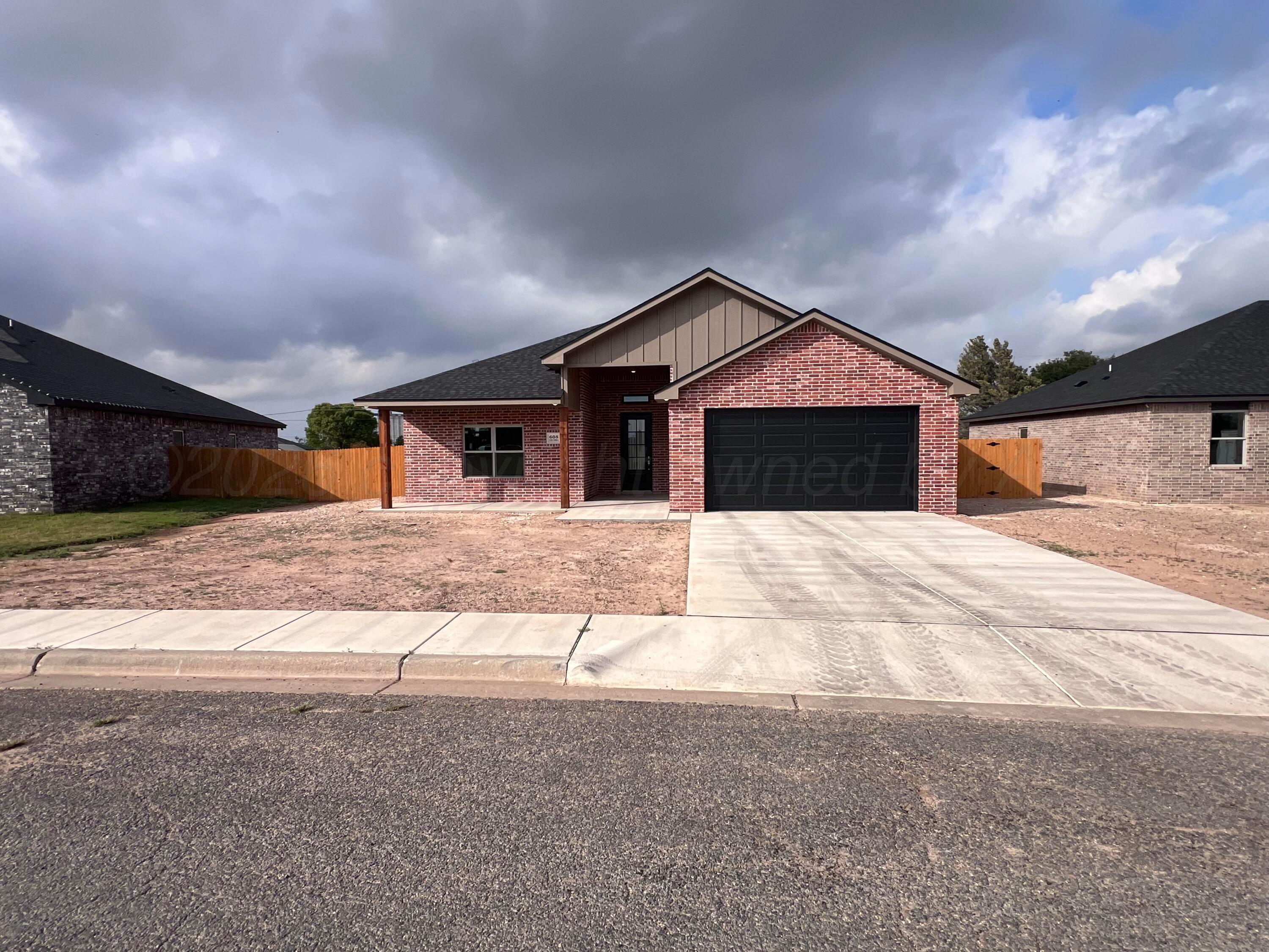 608 Columbia Drive — photo
