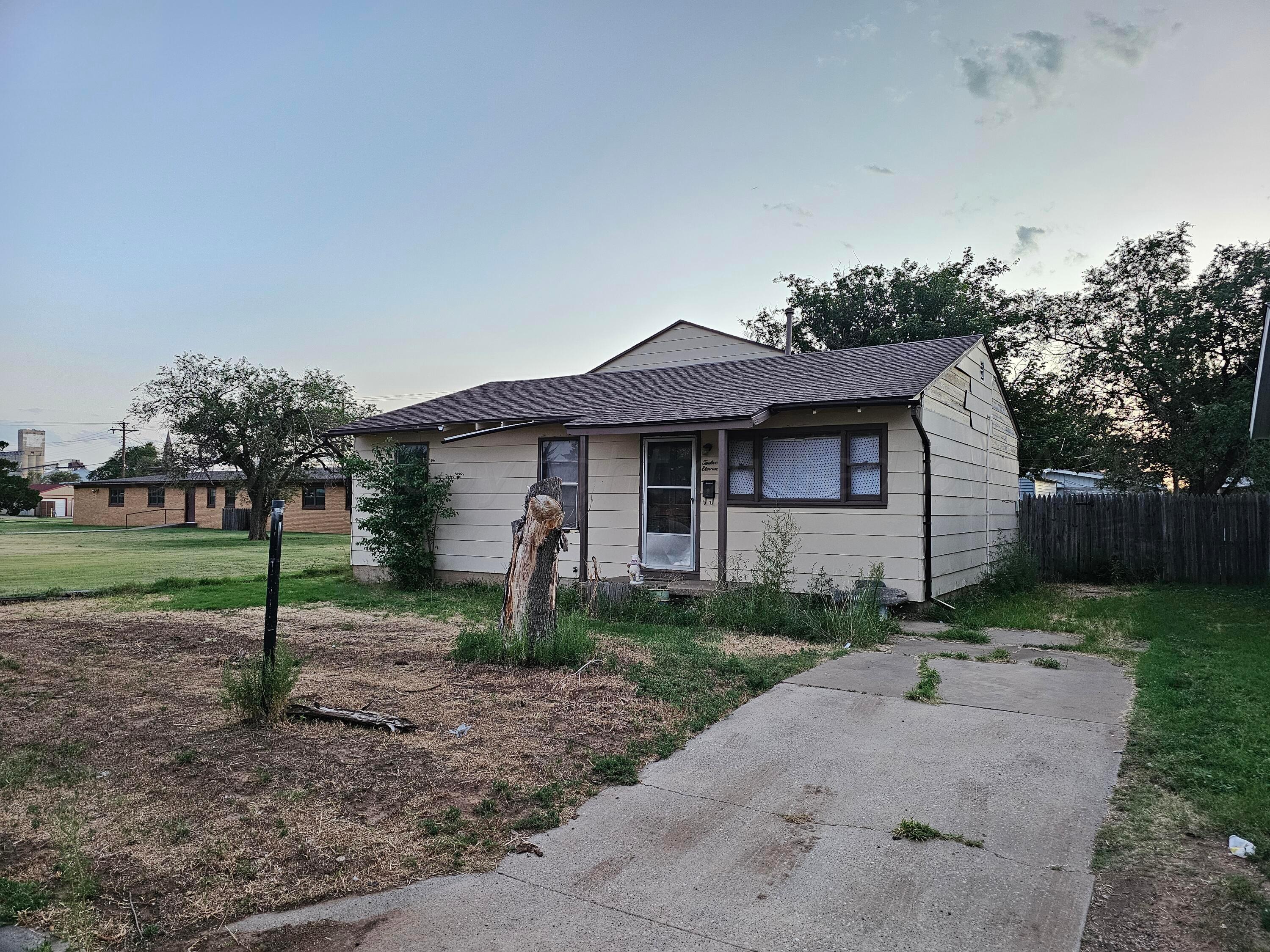 1211 N Apache Street — photo