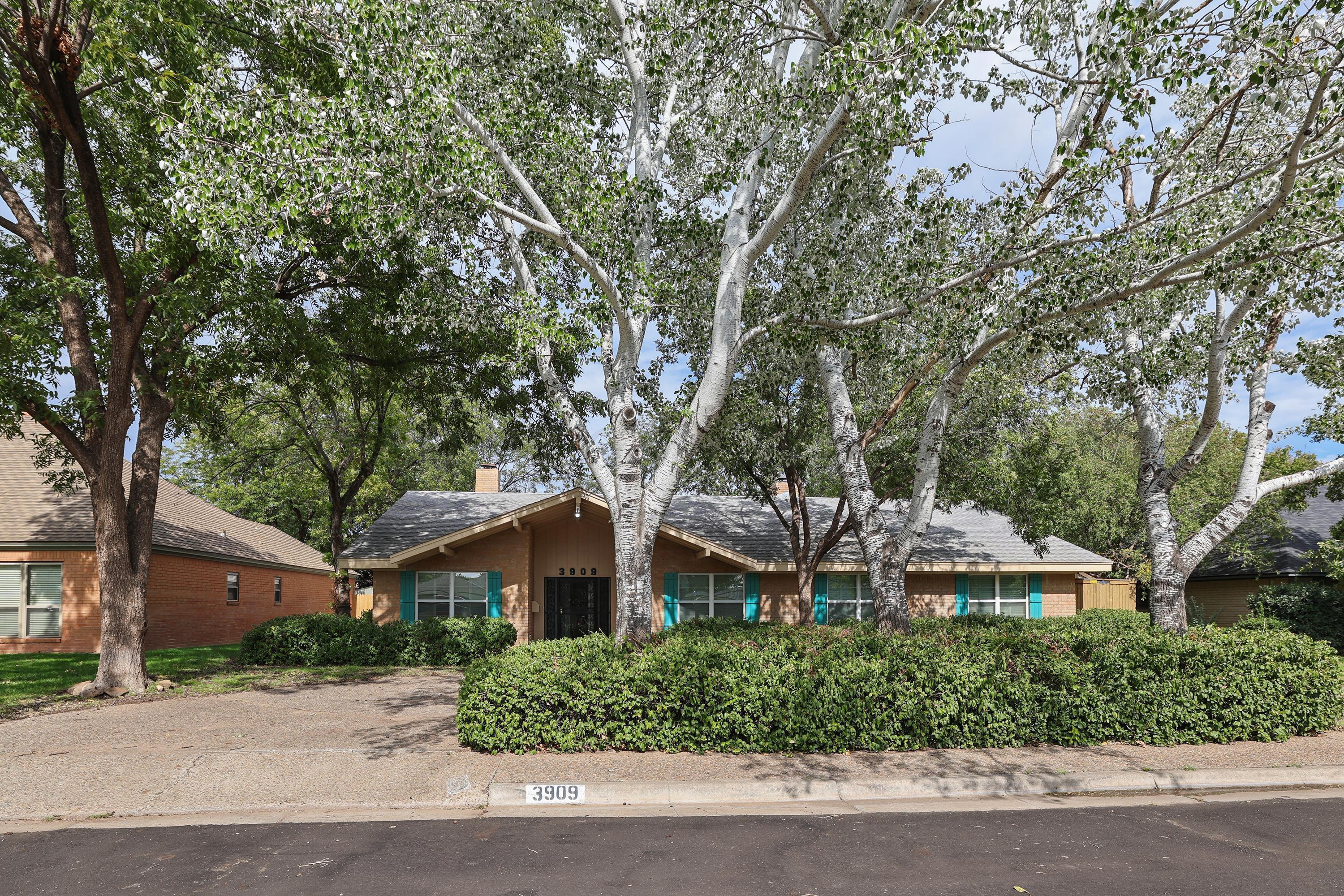 3909 Huntington Drive — photo
