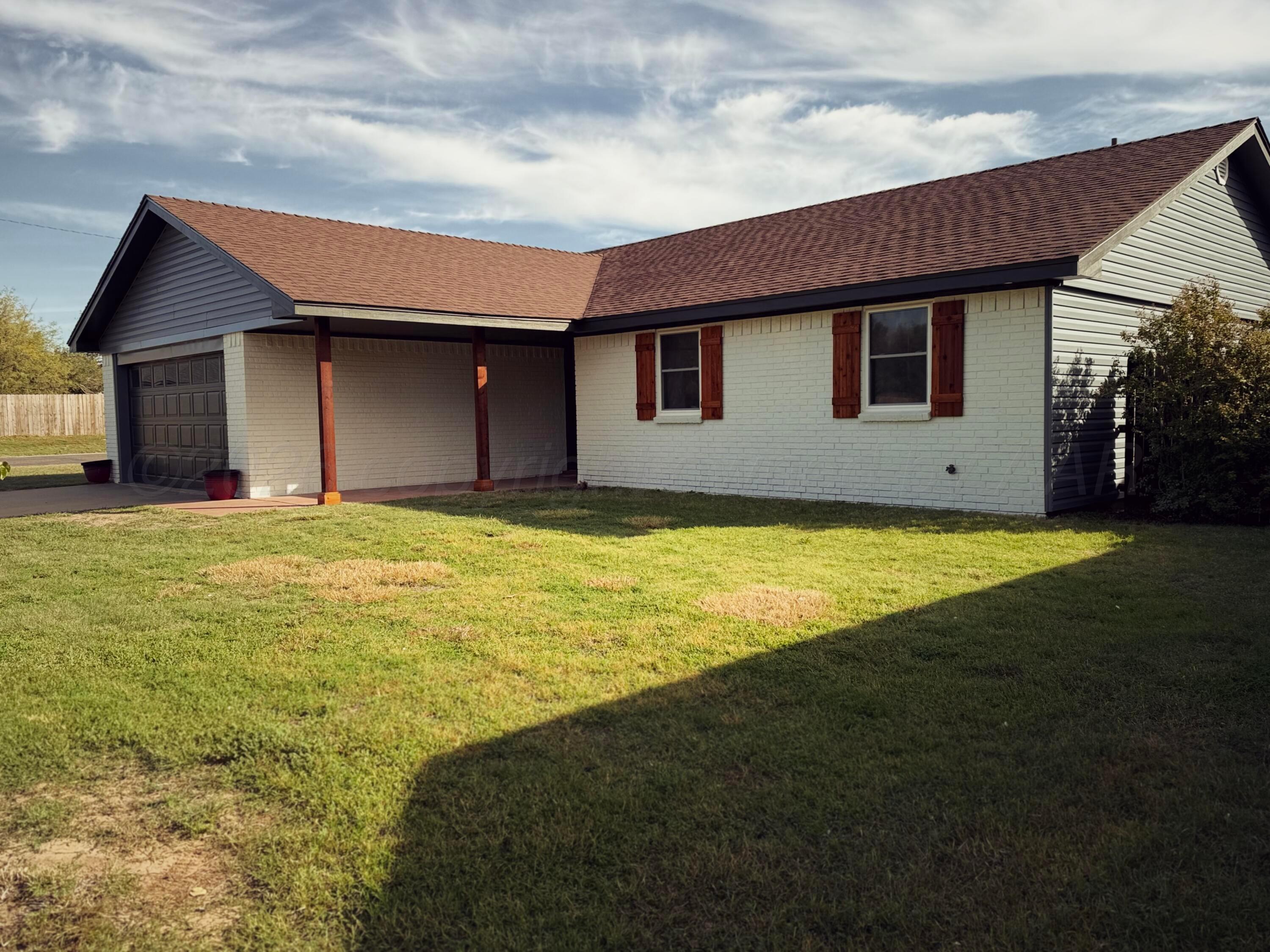 1001 Holly Lane — photo