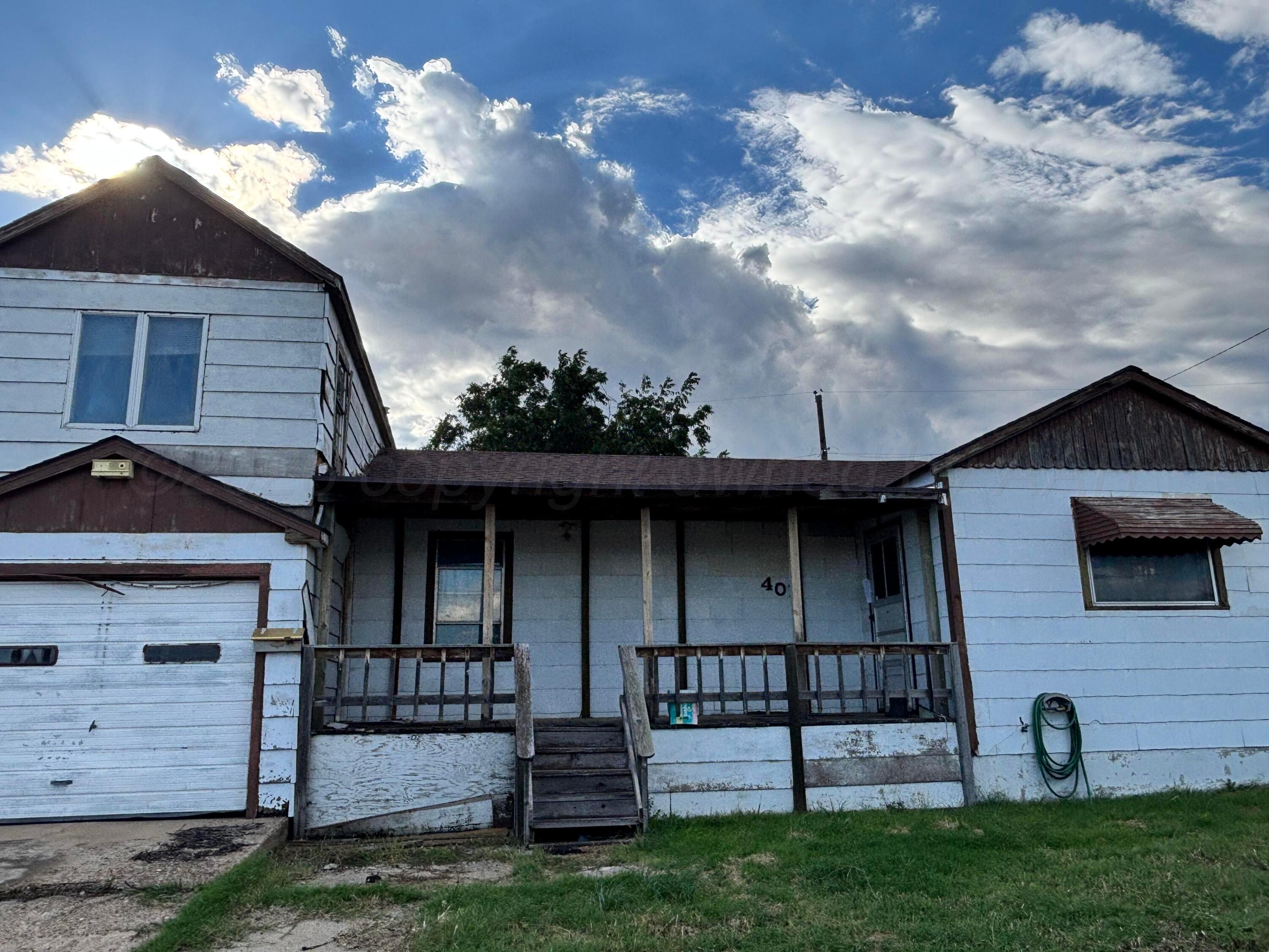 401 Estireno Street — photo