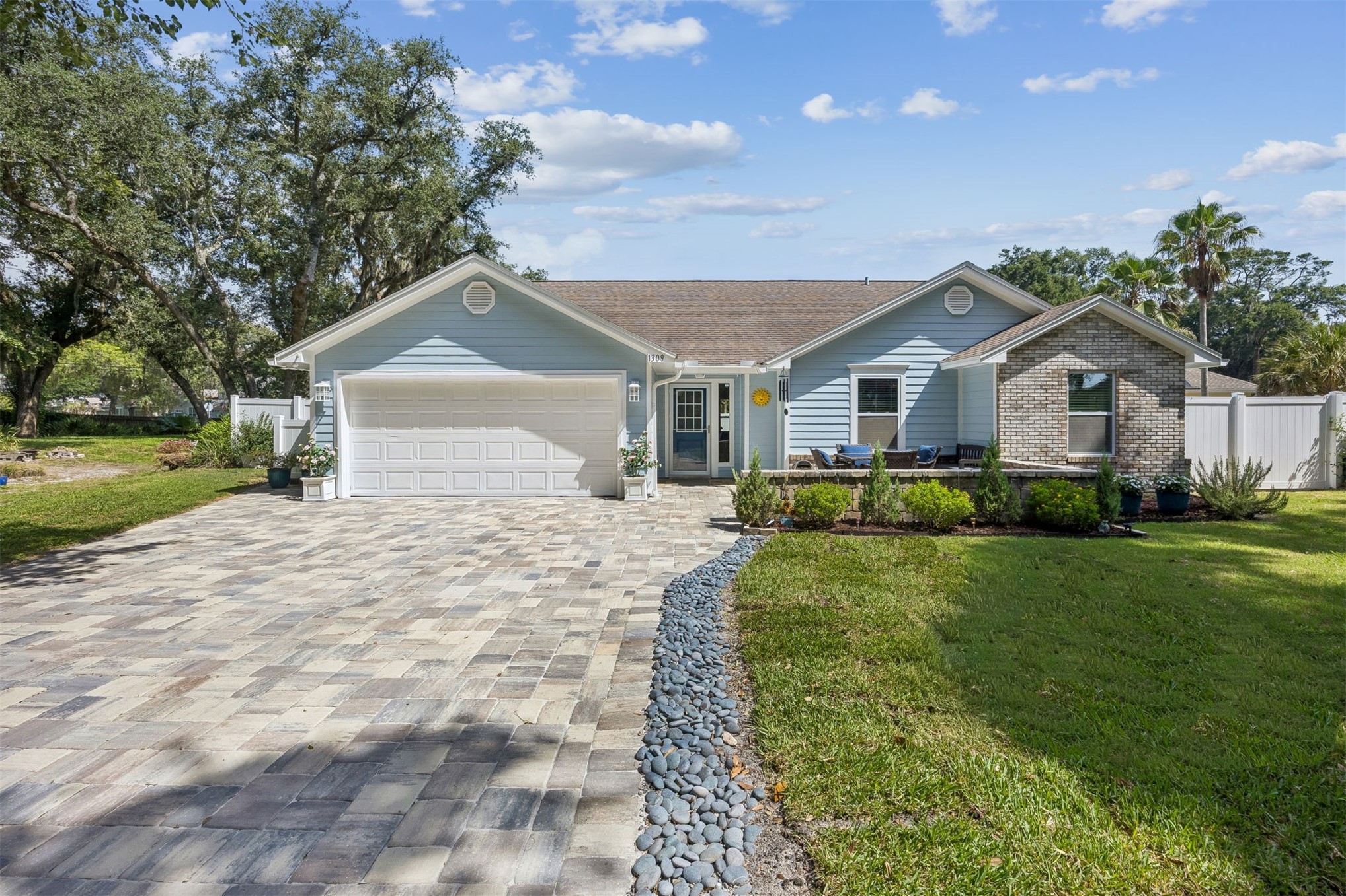 1309 Ridge Court — photo