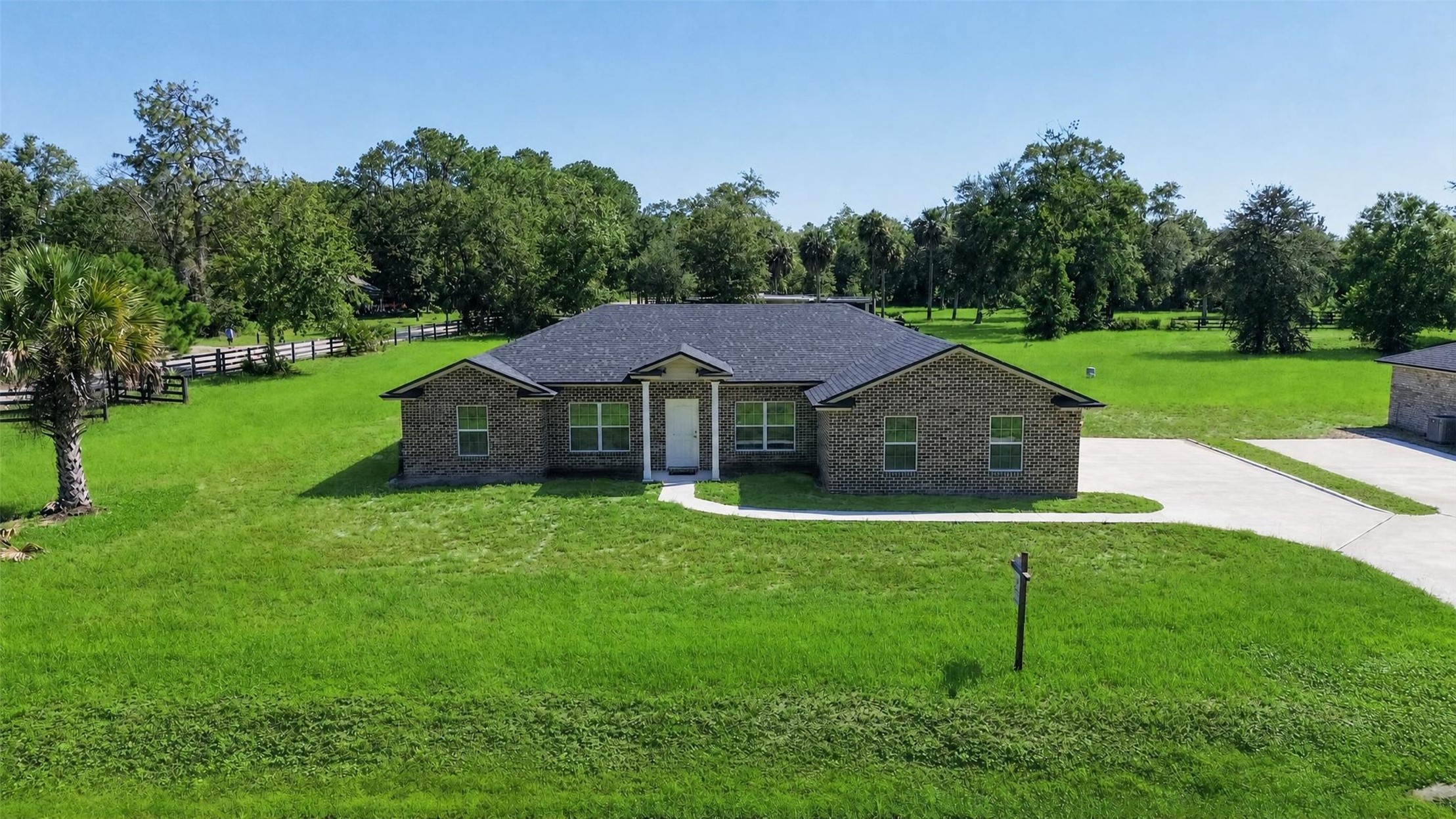 451640 Old Dixie Highway — photo