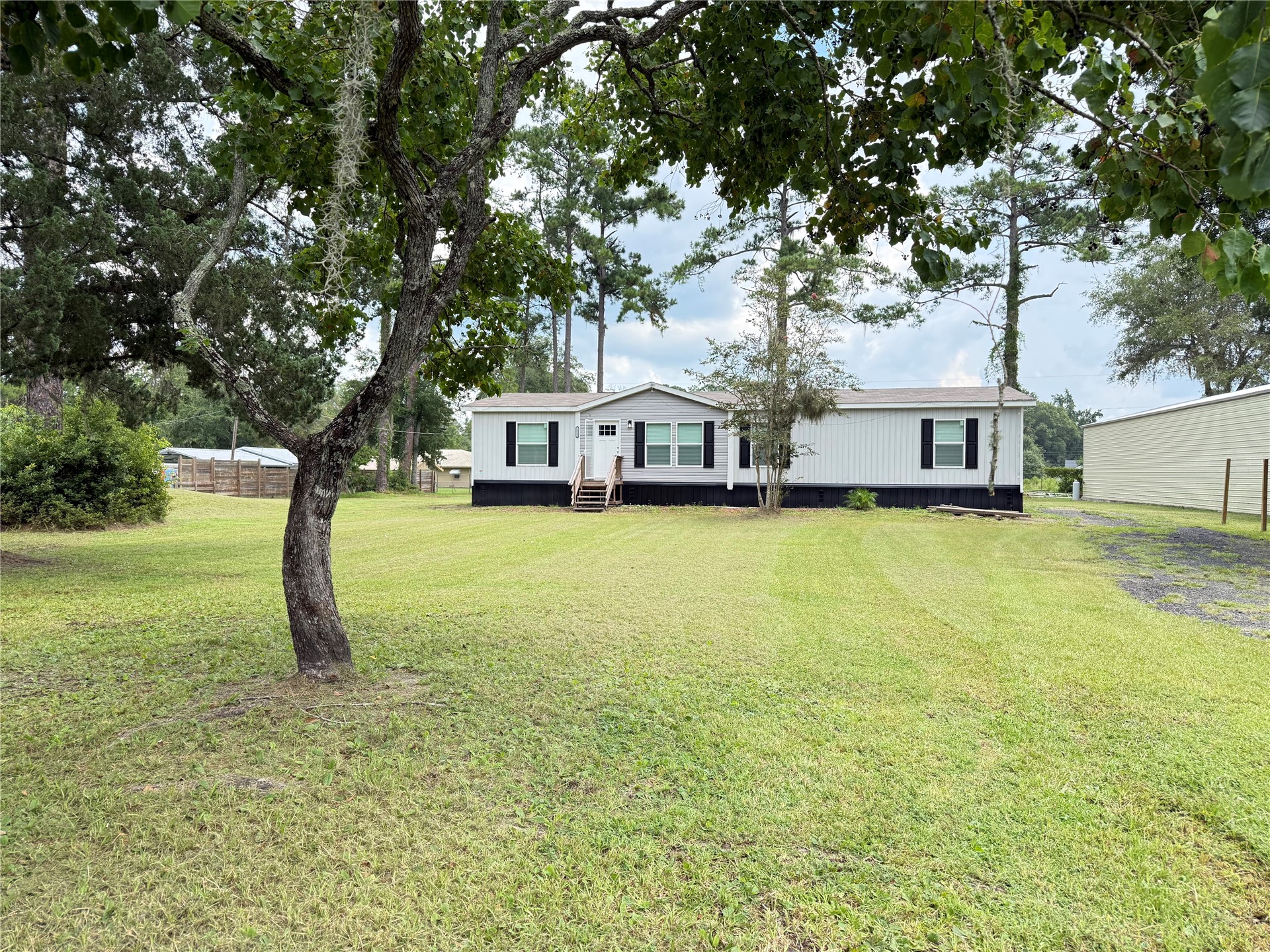 540444 Lem Turner Road — photo