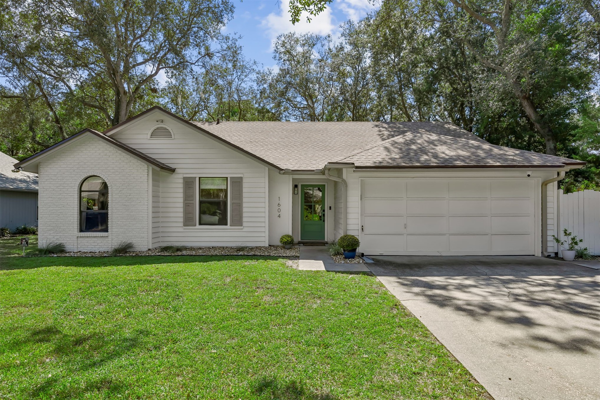 1604 Canterbury Lane — photo
