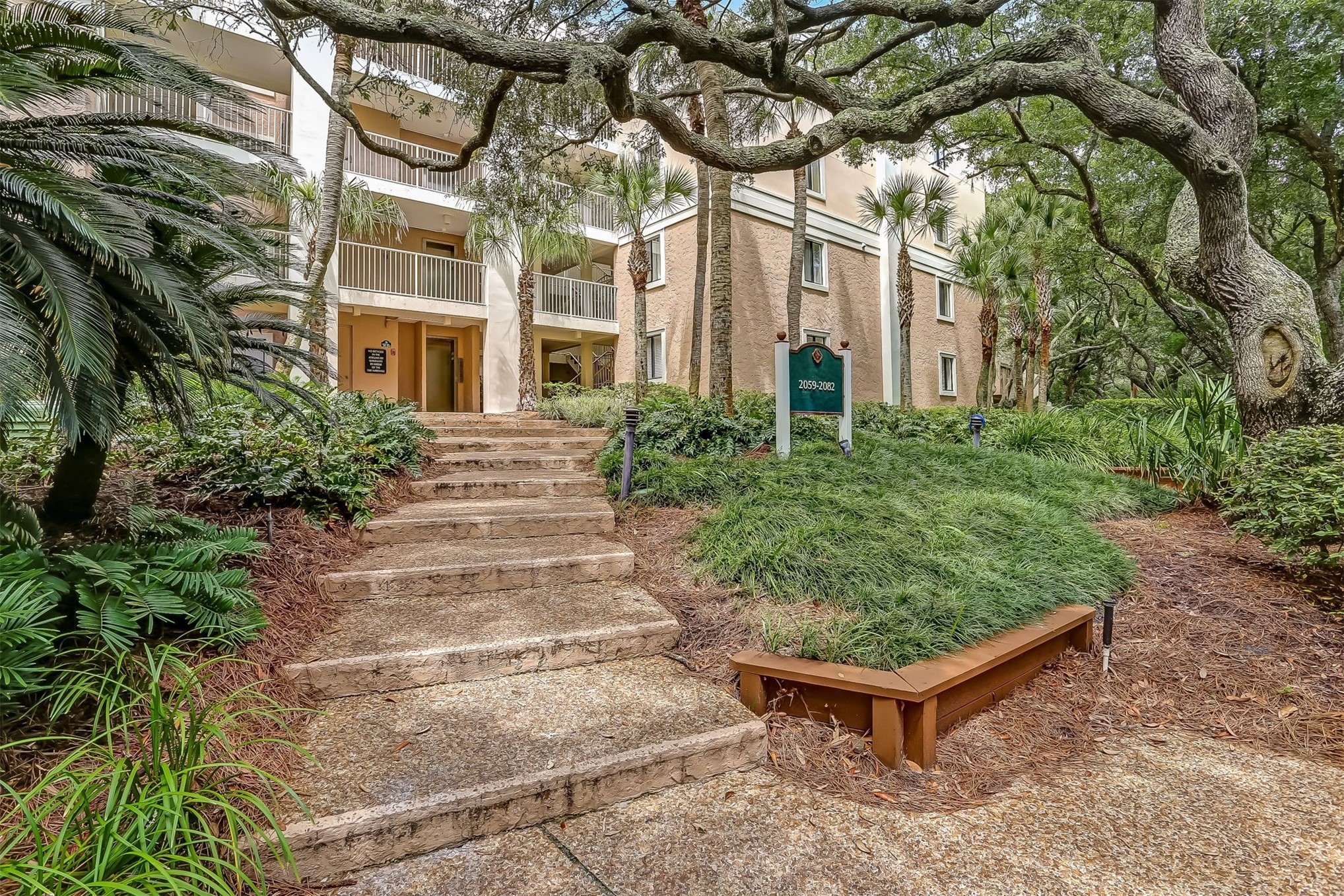 2081 Beach Wood Road Unit 2081 — photo