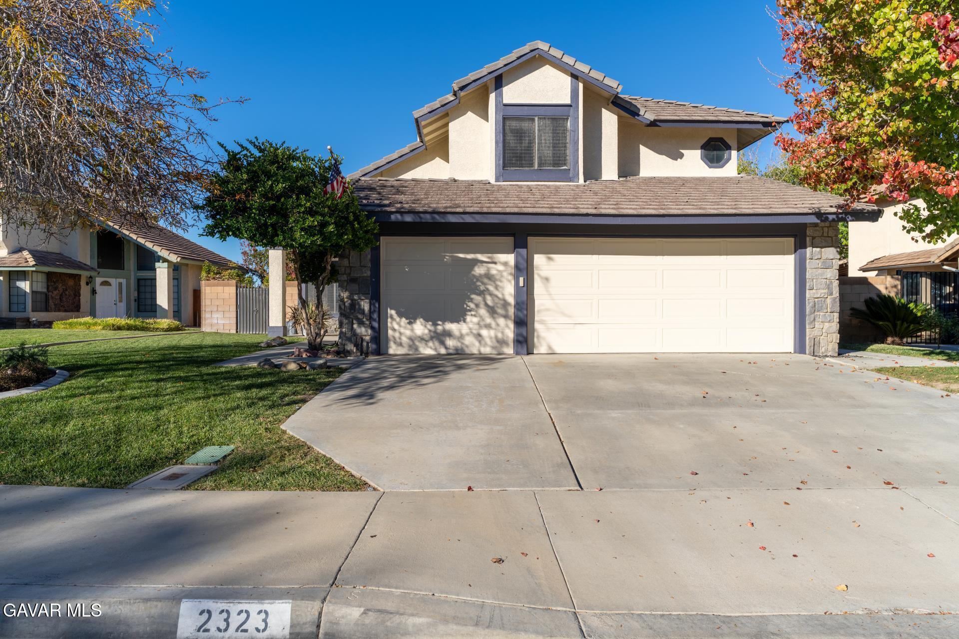 2323 Golden Lane — photo