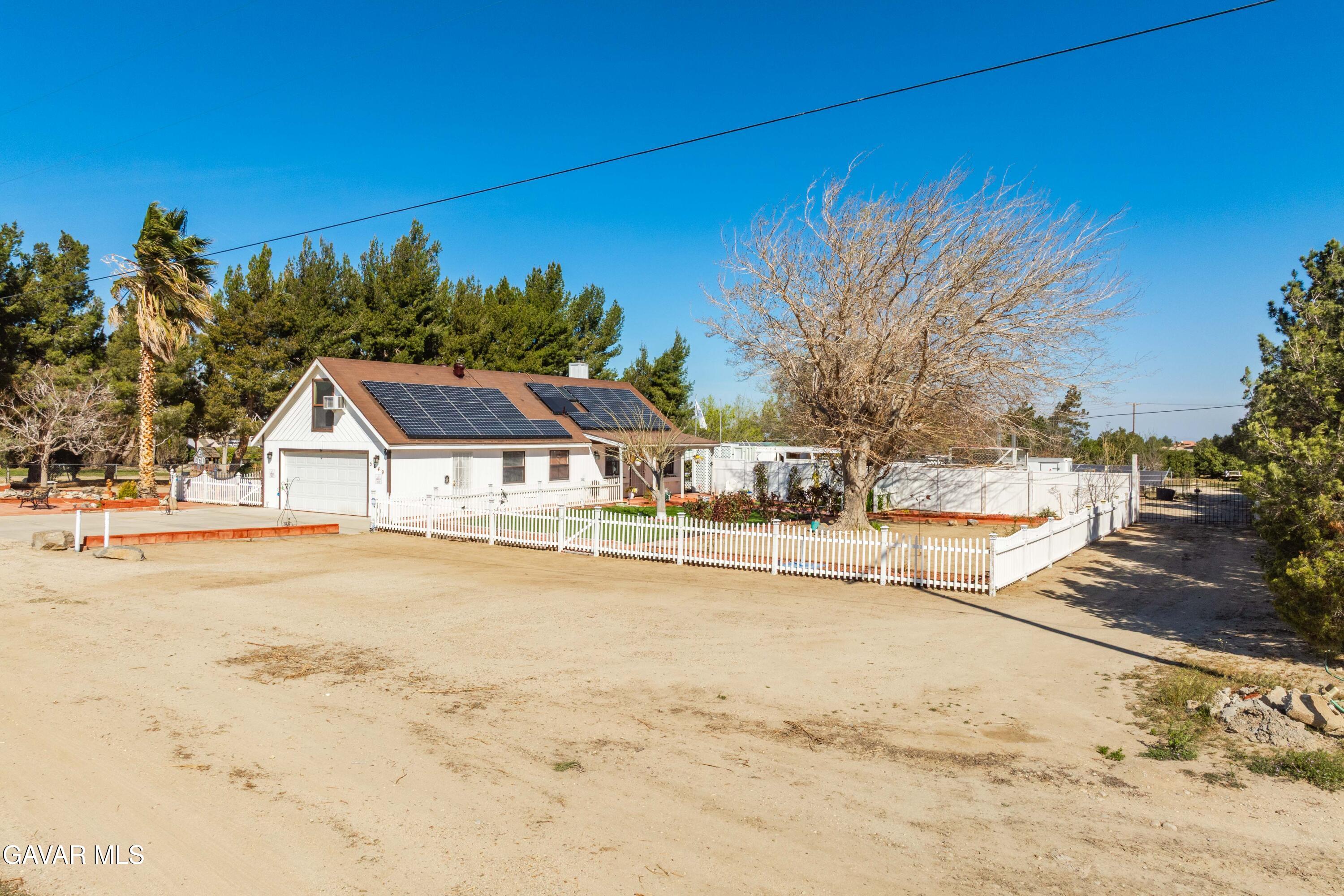 5849 E Avenue T8 — photo