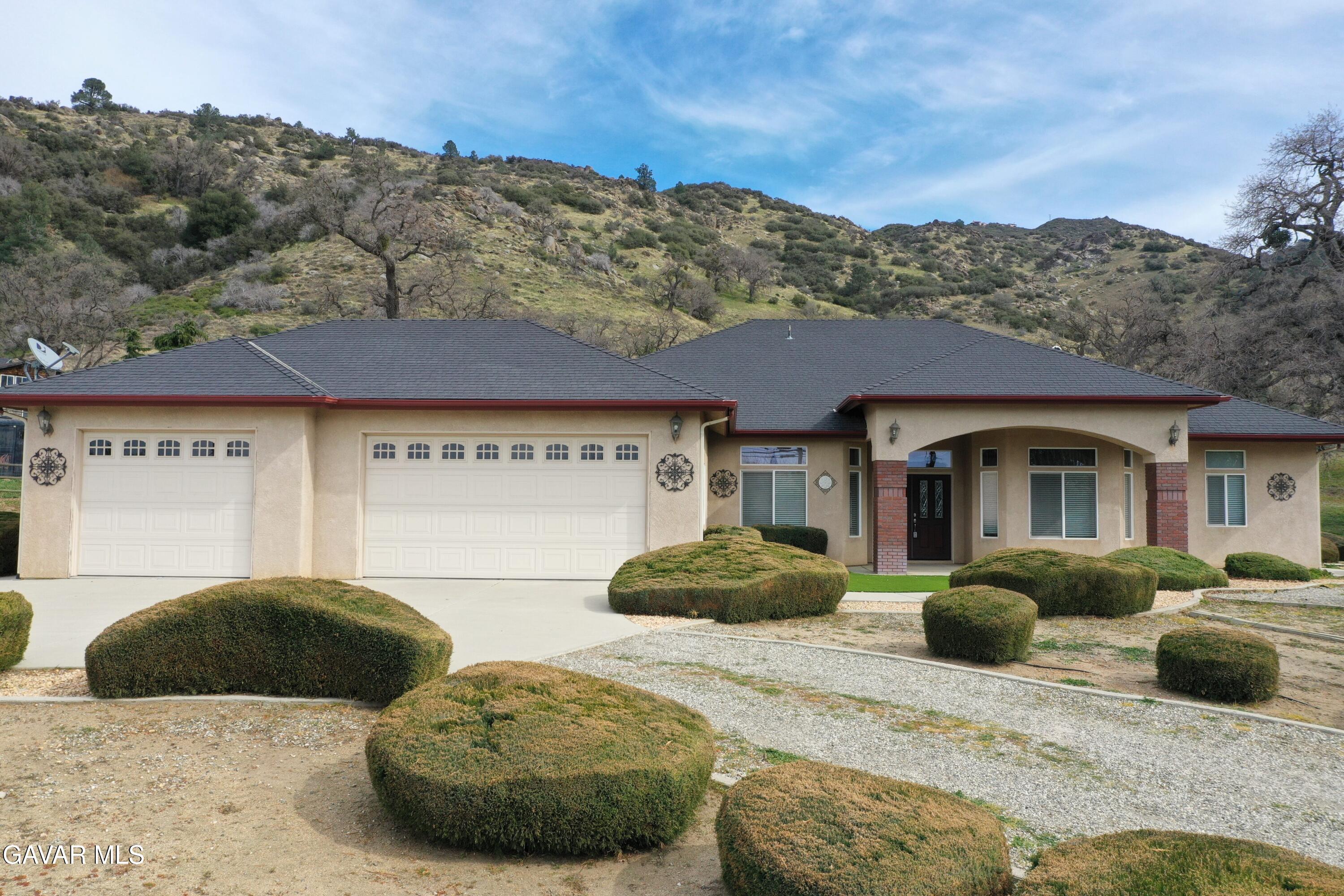 23780 Coyote Court — photo