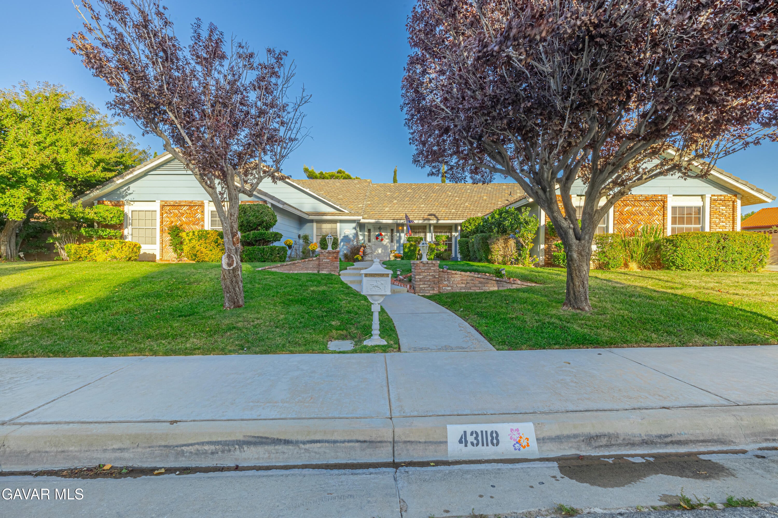 43118 Roulette Lane — photo