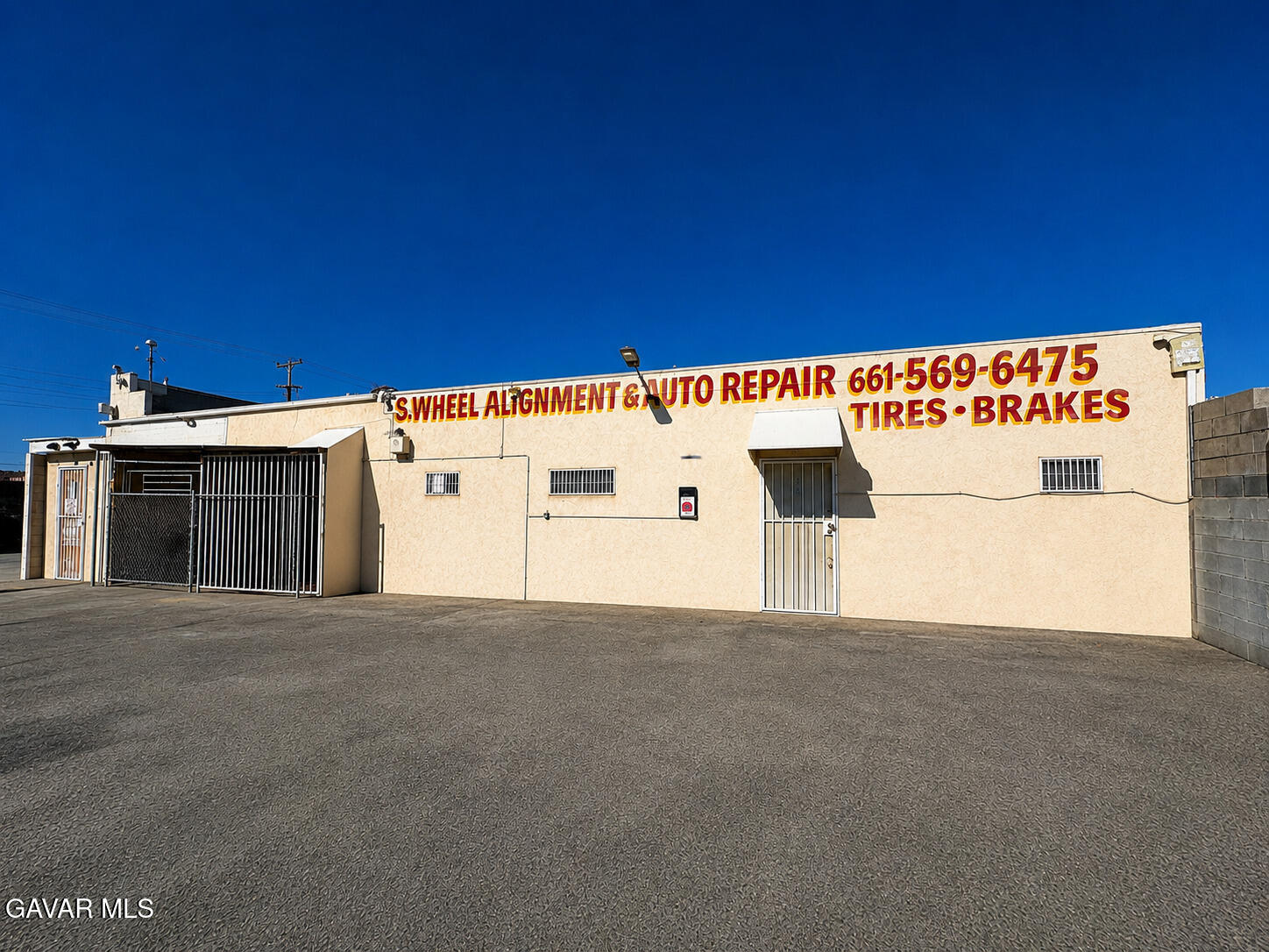 2939 Sierra Highway — photo