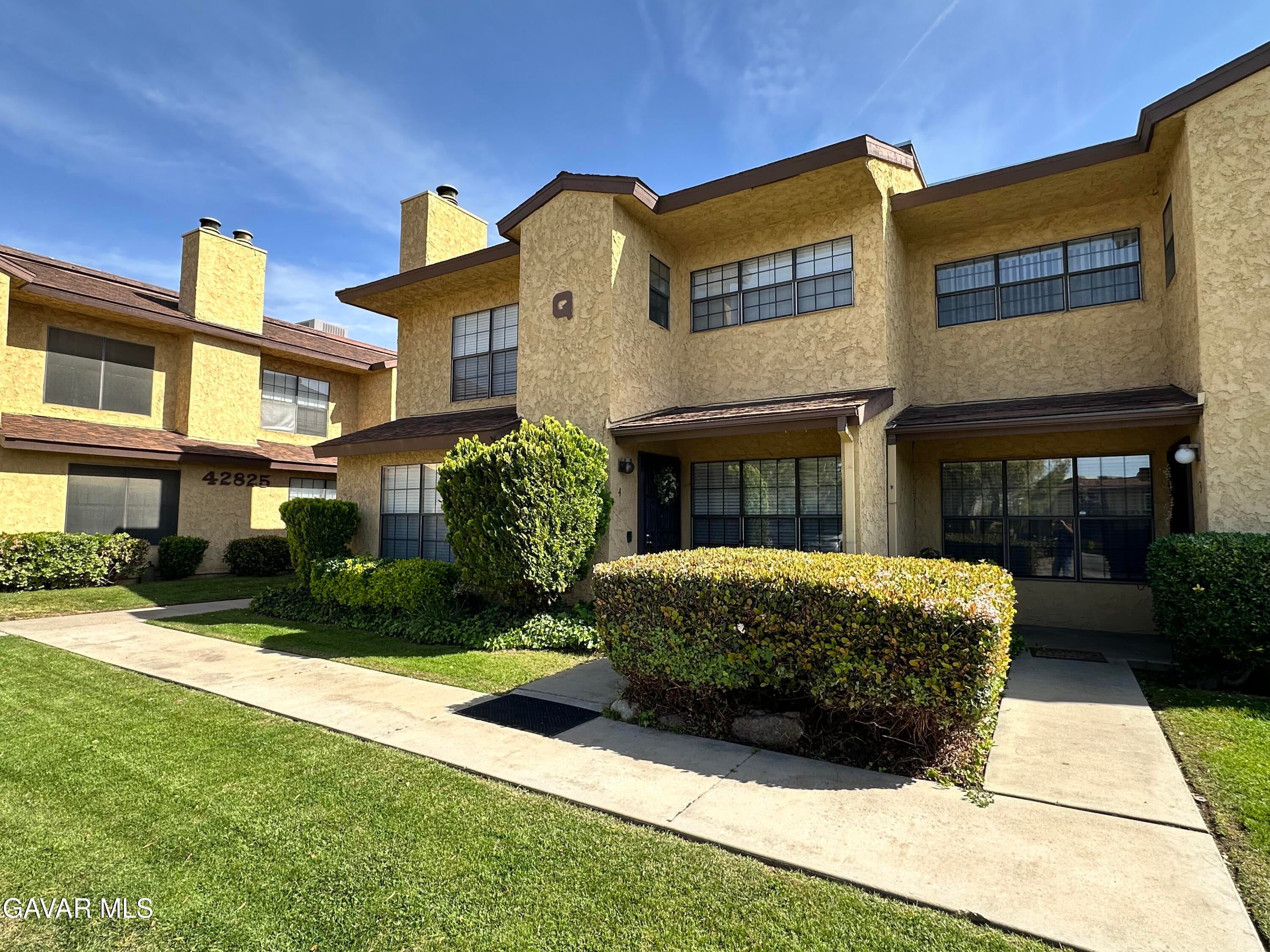 1537 W Avenue L Unit 4 — photo