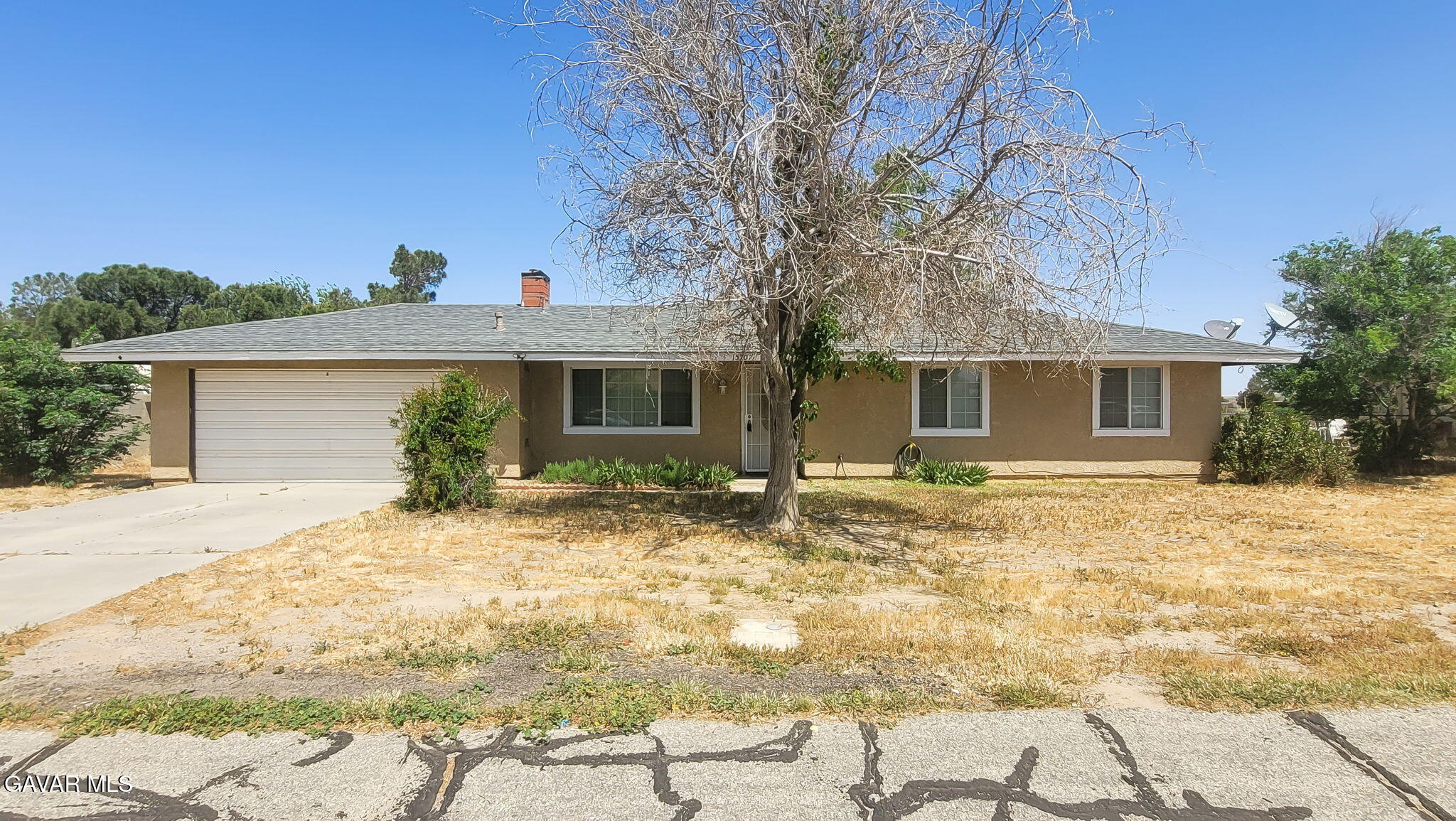 15707 Lanfair Avenue — photo