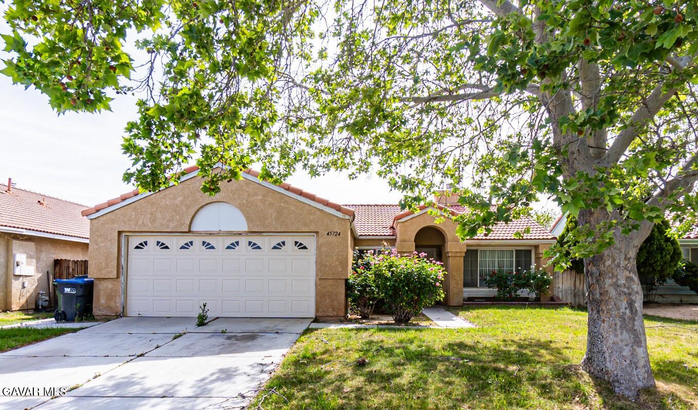 45724 Victoria Avenue — photo