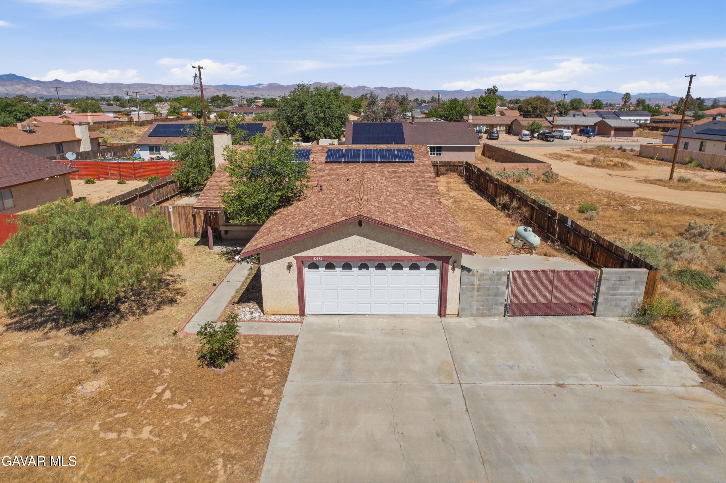 8581 Jacaranda Avenue — photo