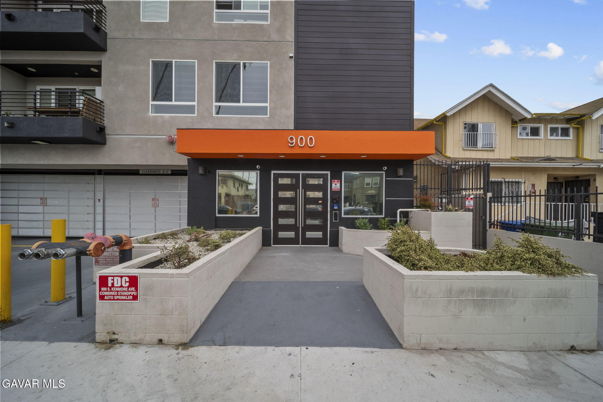 900 S Kenmore Avenue Apt 504 — photo