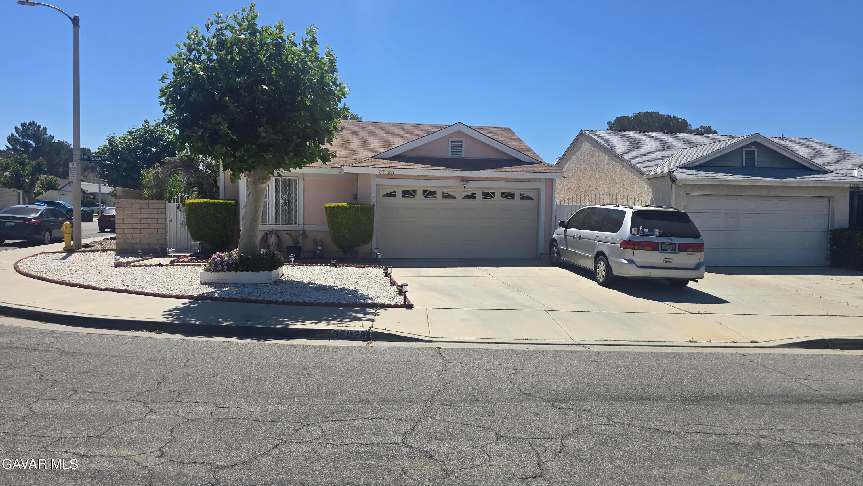 37023 E 29th Place — photo