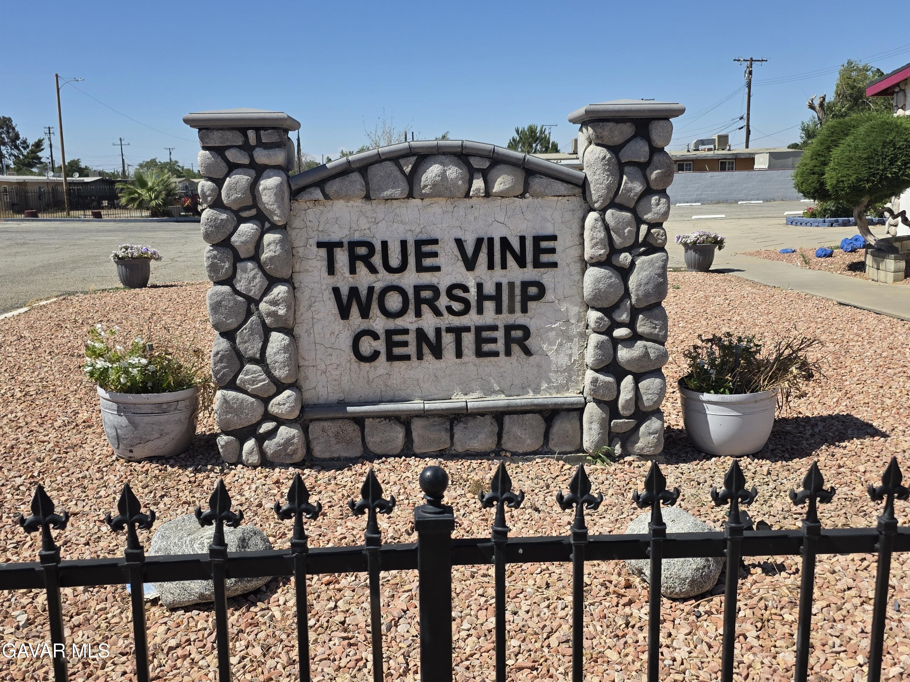 859 E Ave Q, Palmdale, CA 93550 — photo 2