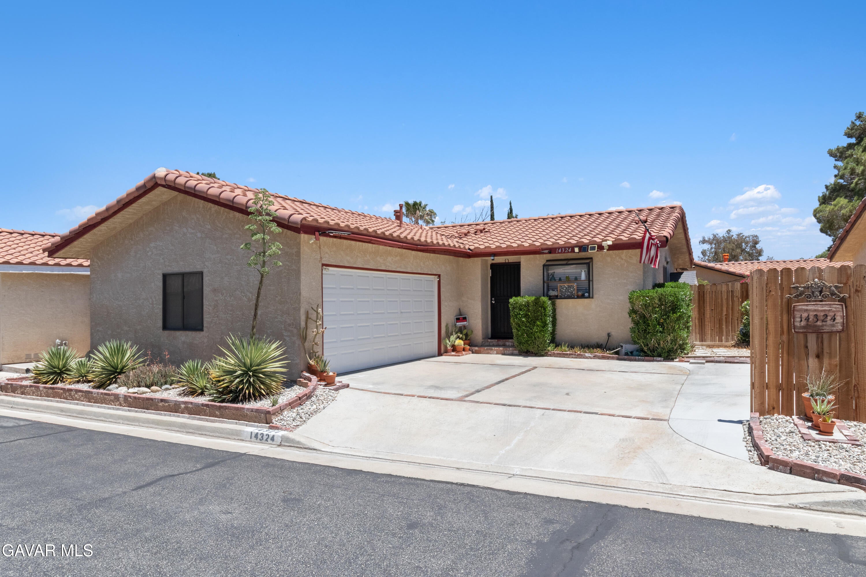 14324 Lear Street — photo