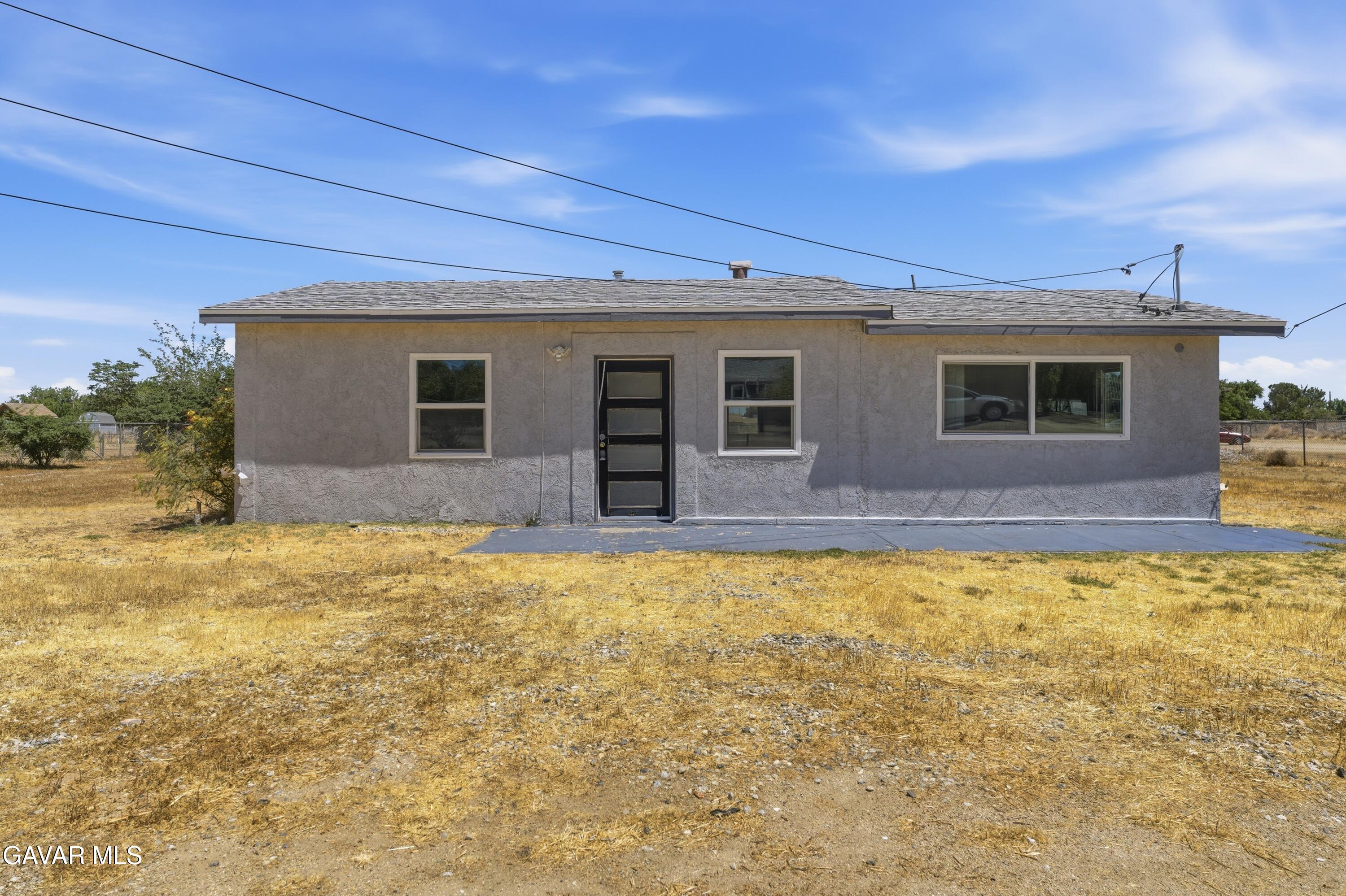10505 E Ave S6 — photo