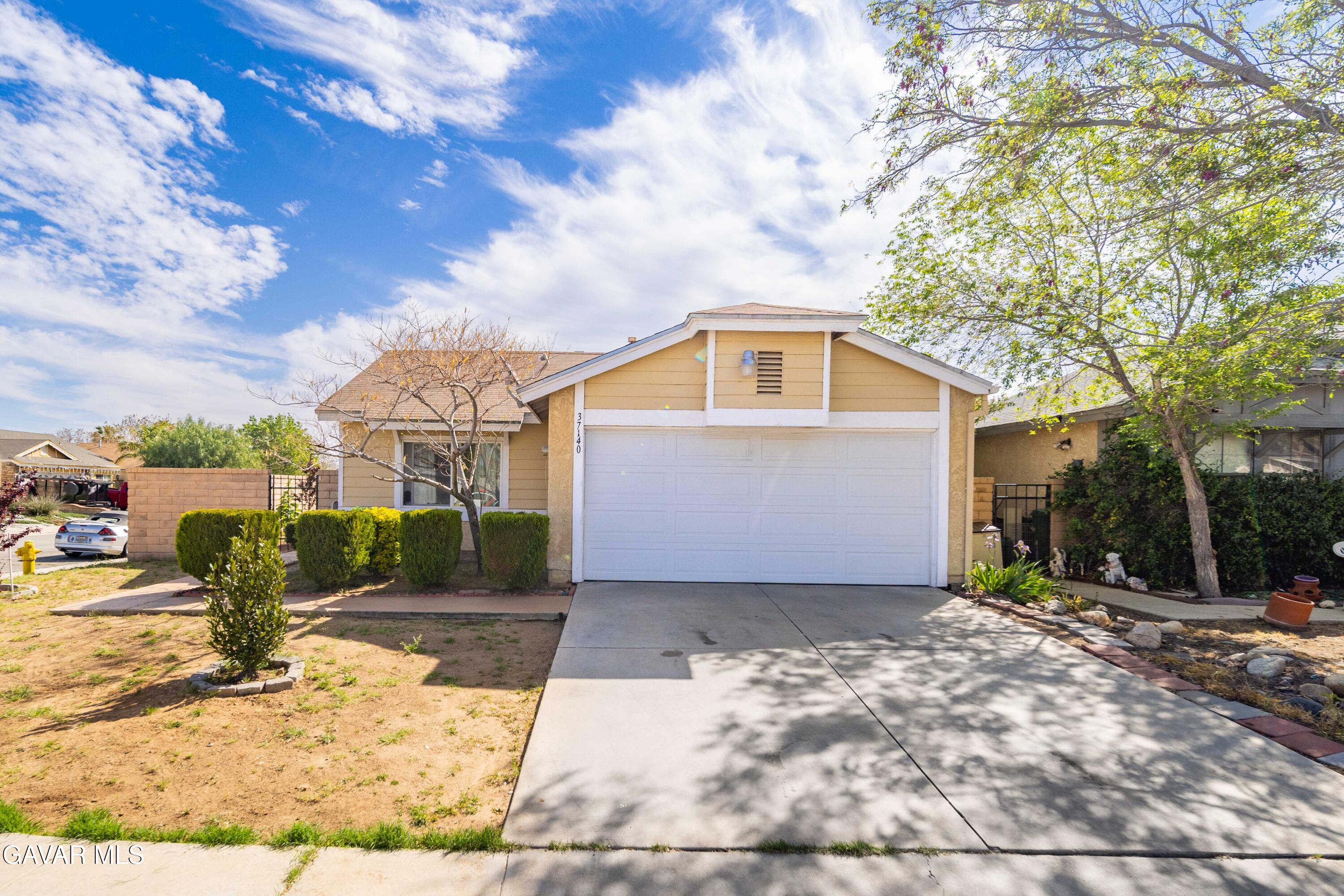 37140 Marye Margo Circle — photo