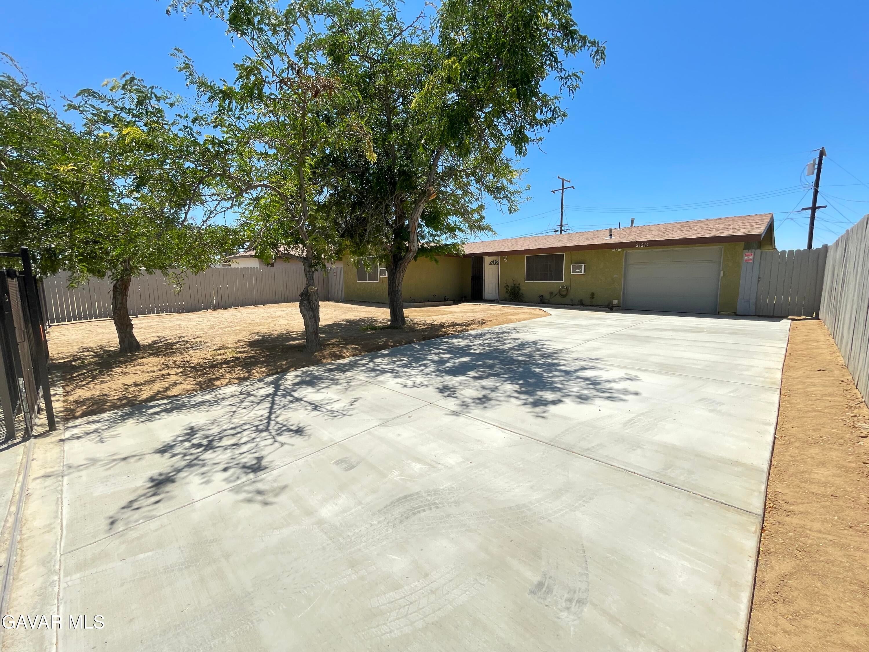 21219 Kenniston Street — photo