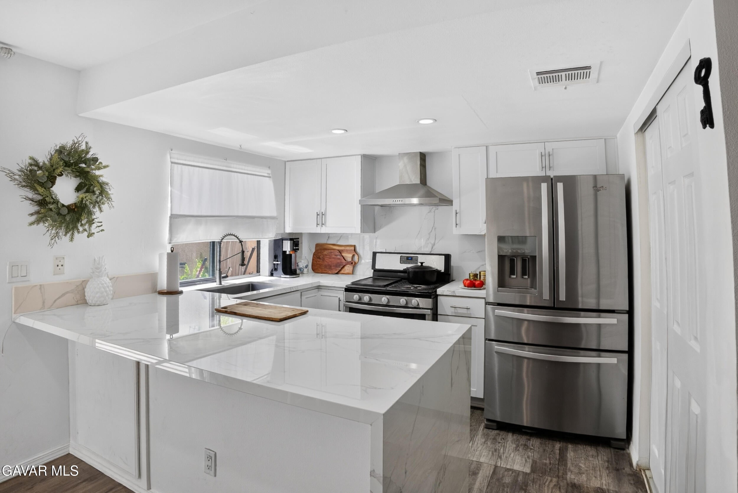 15230 Roxford Street Unit 62 — photo