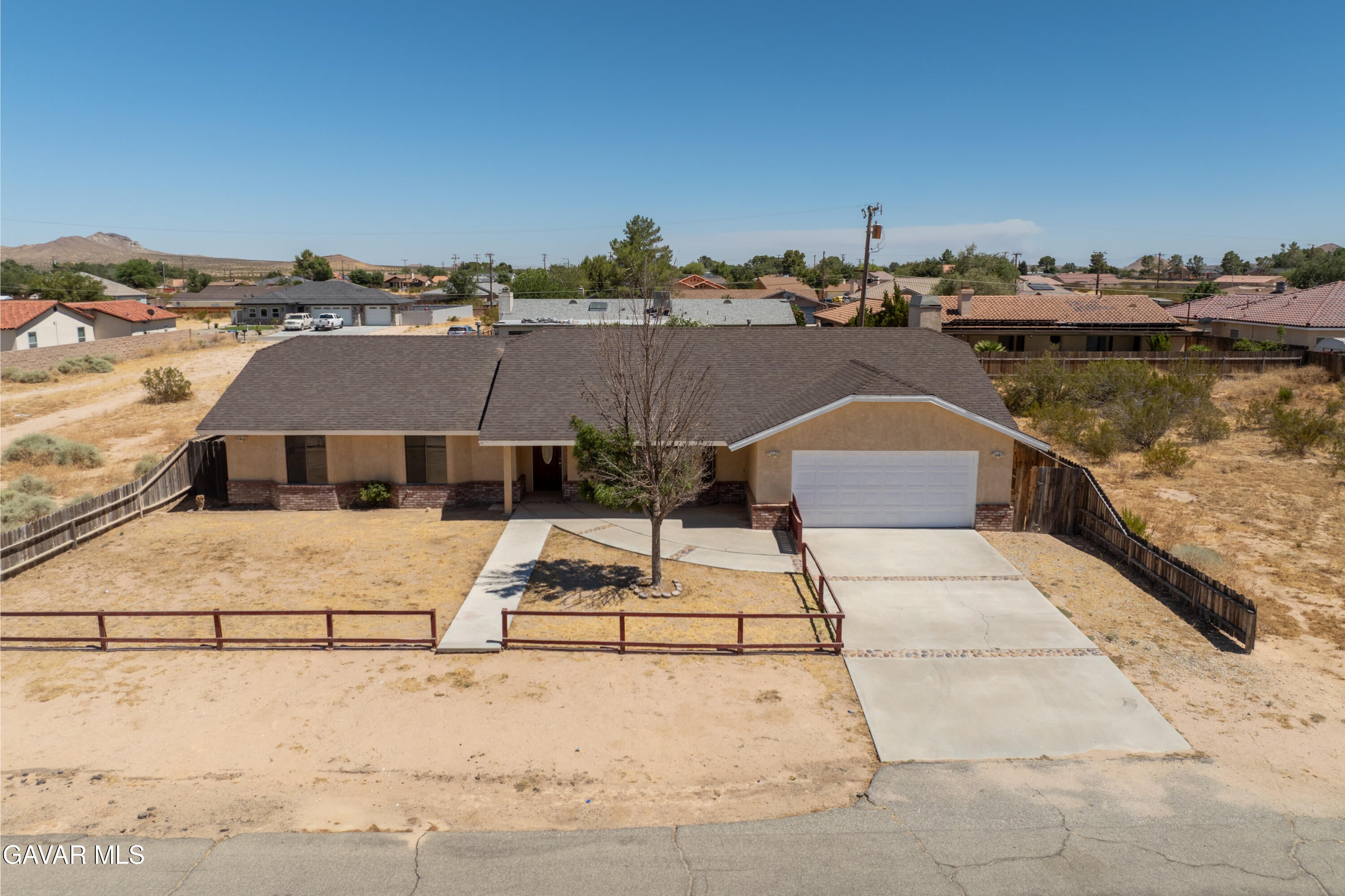 21640 Garibaldi Ct — photo