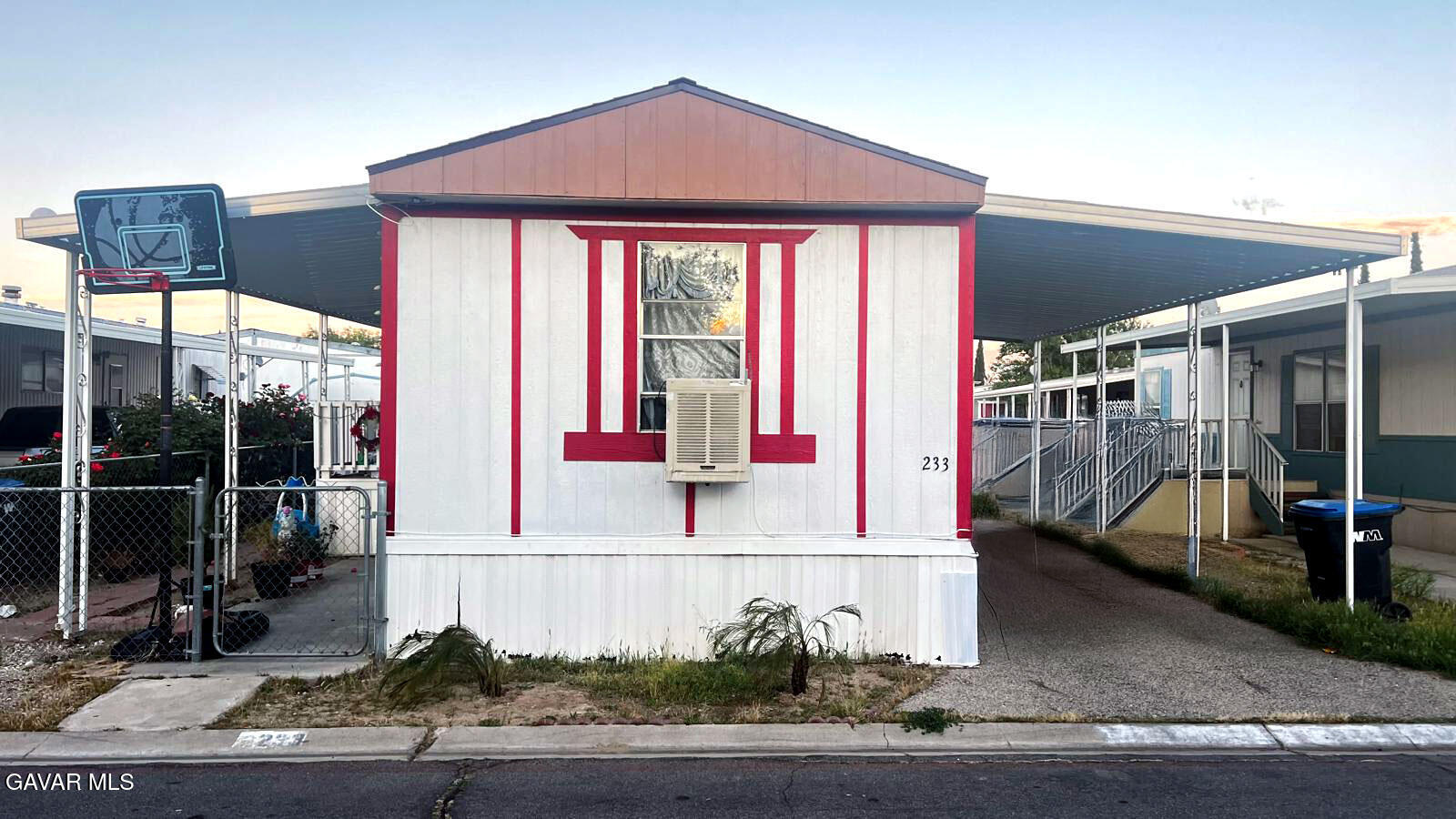 1301 E Avenue I Spc 233 — photo