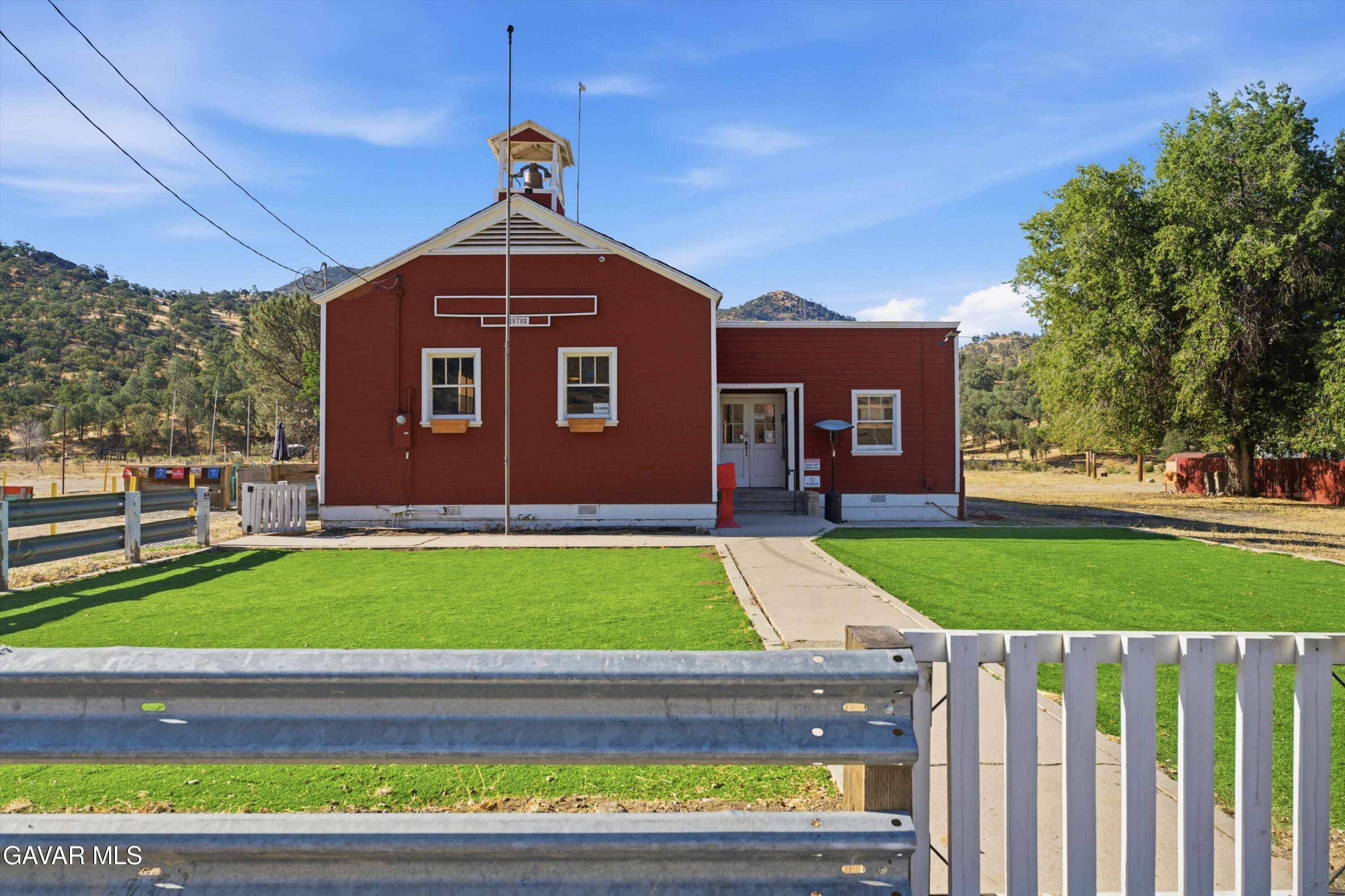 Home in Caliente, CA 93518 — photo 3