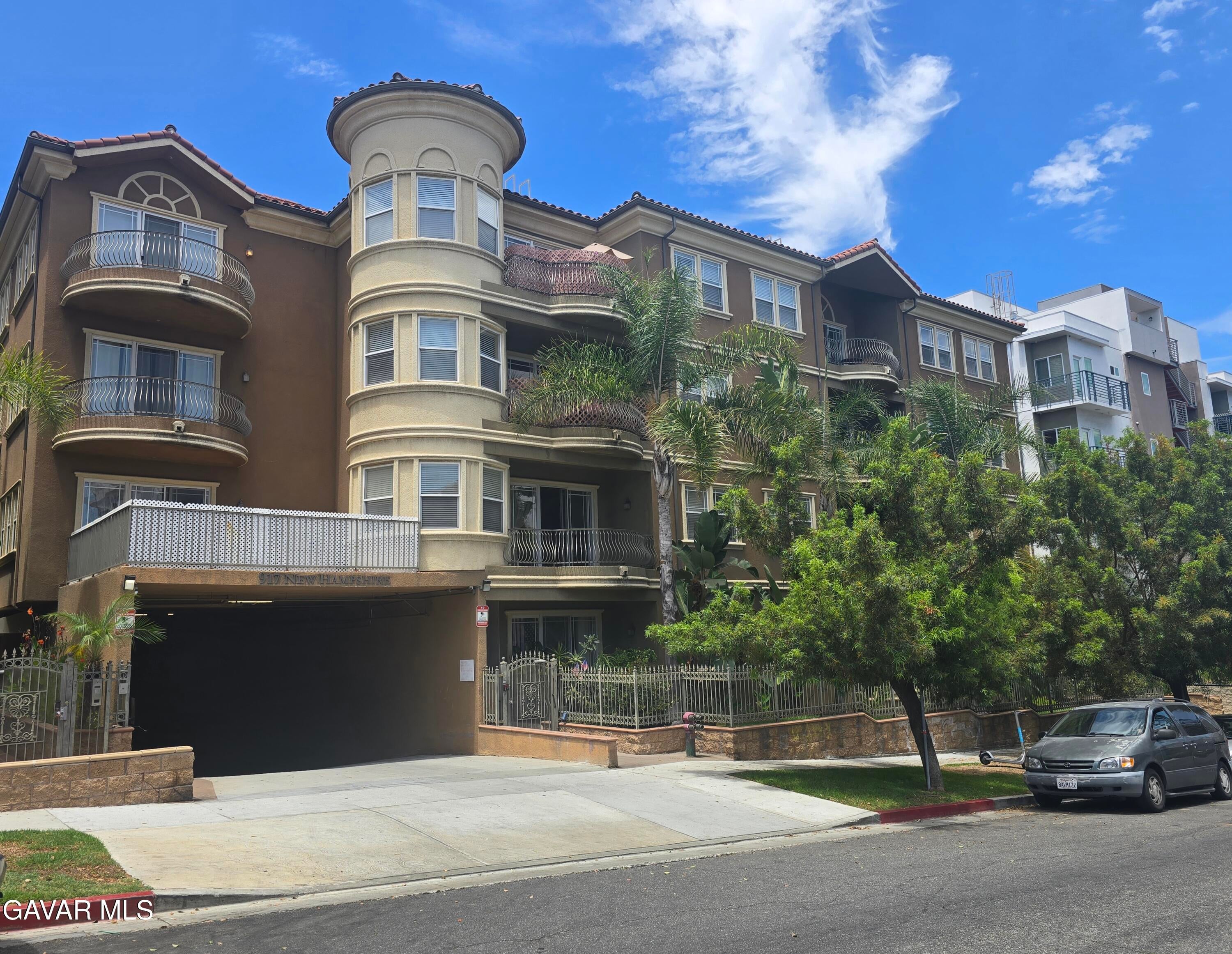 917 S New Hampshire Avenue Unit 301 — photo