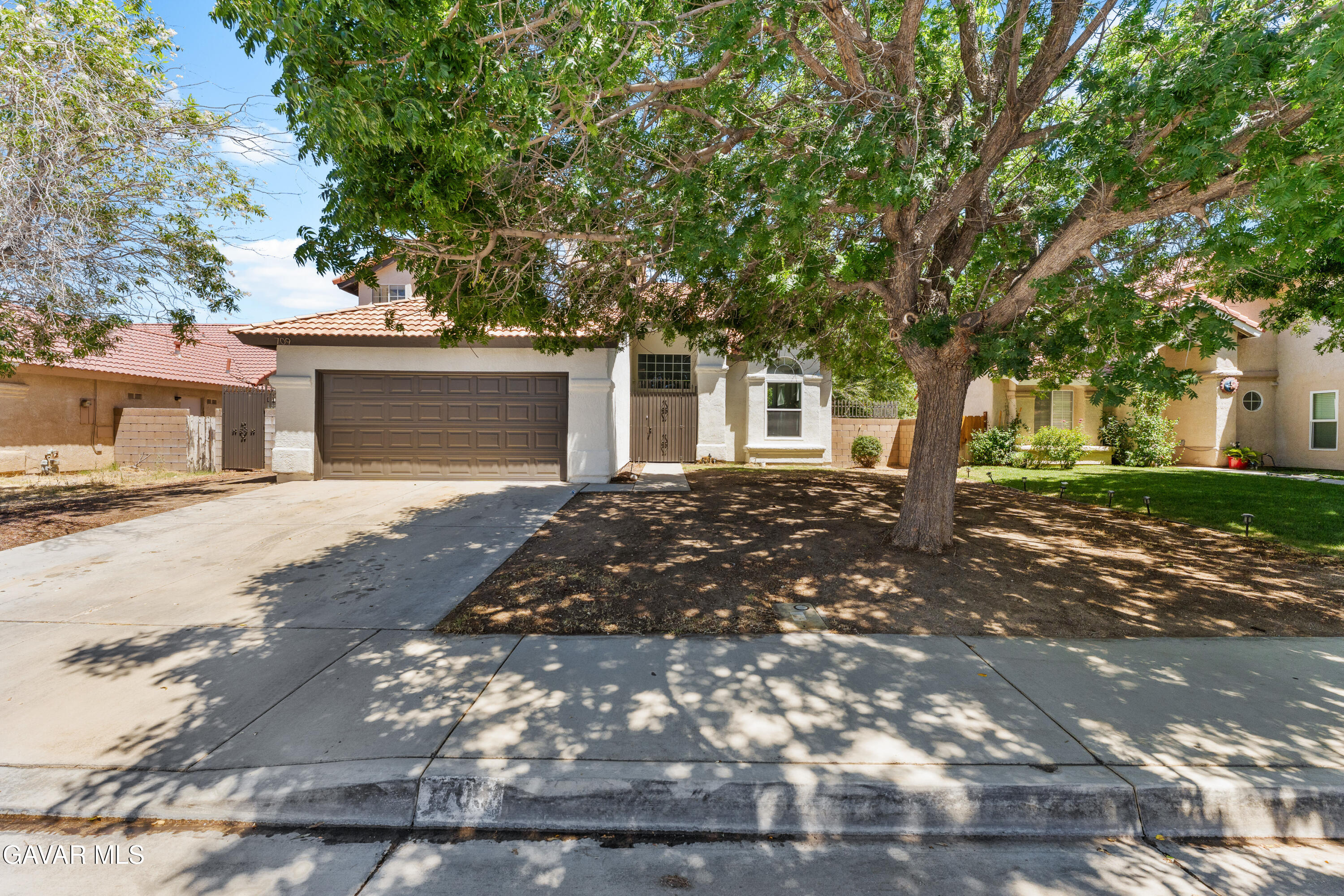 709 E Whitlatch Drive, Lancaster, CA 93535 — photo 3