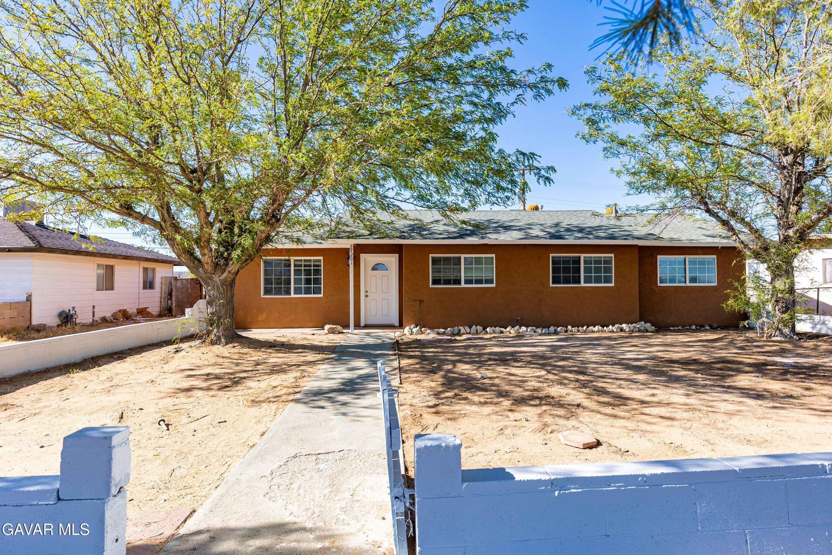 27201 Carmichael Street — photo