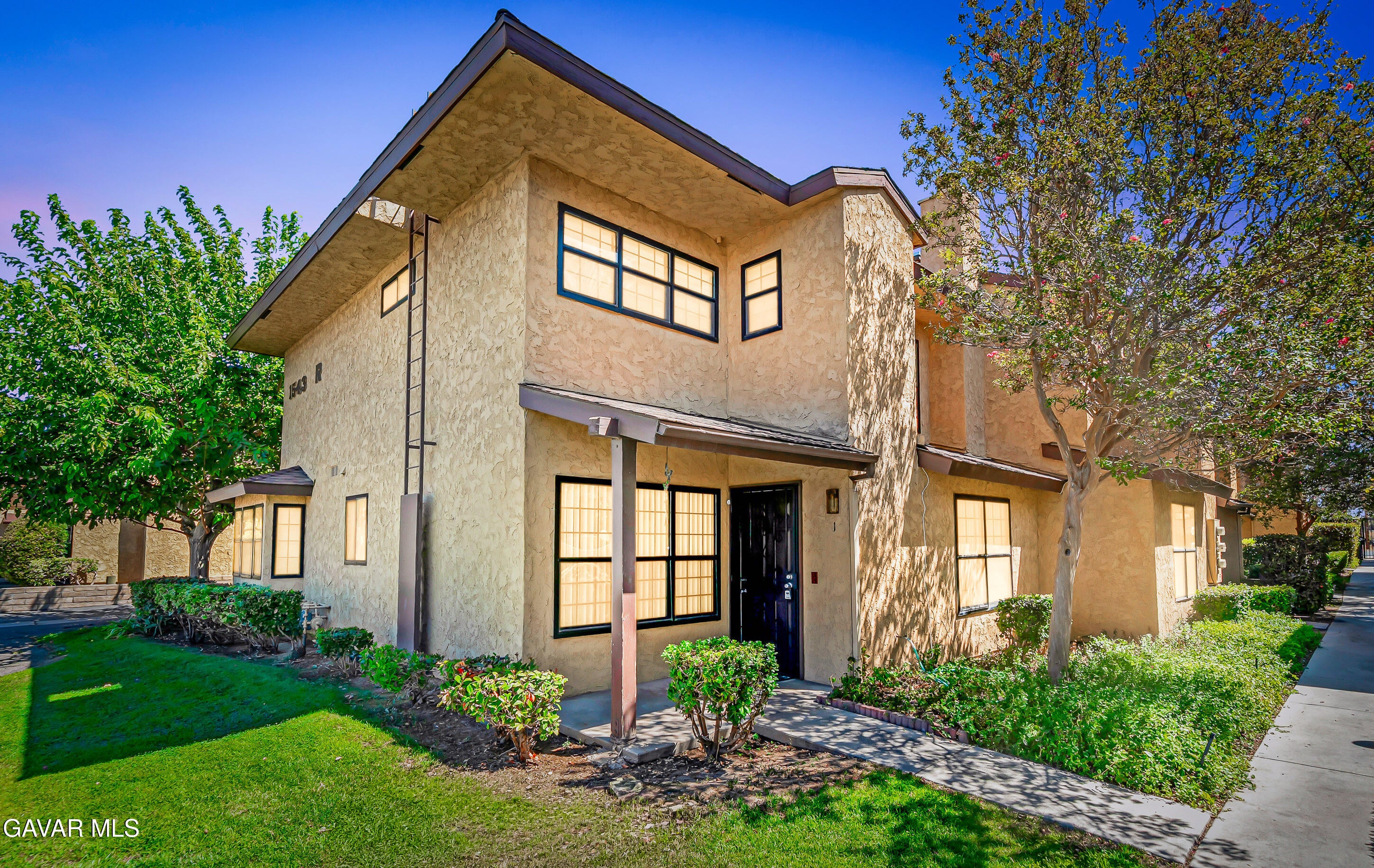 1543 W Avenue L Unit 1 — photo