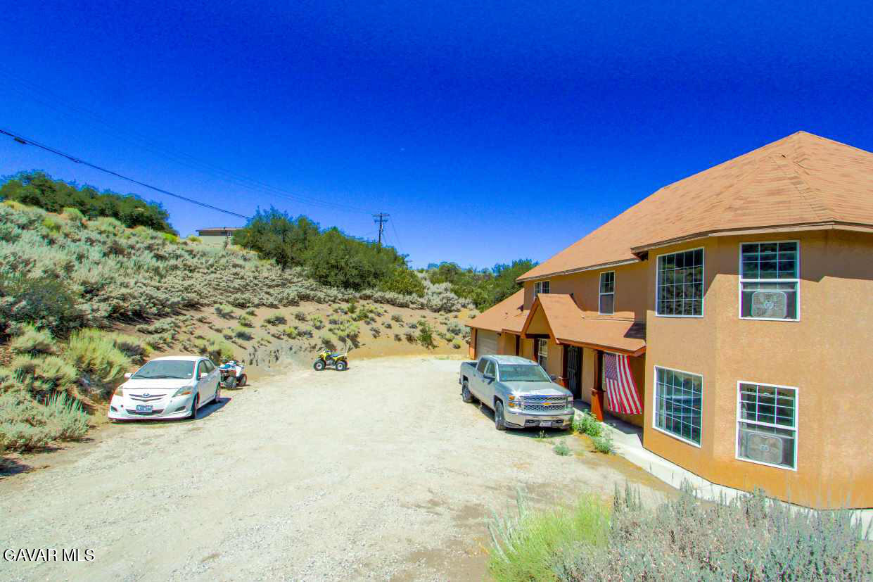 24261 Jacaranda Drive, Tehachapi, CA 93561 — photo 2