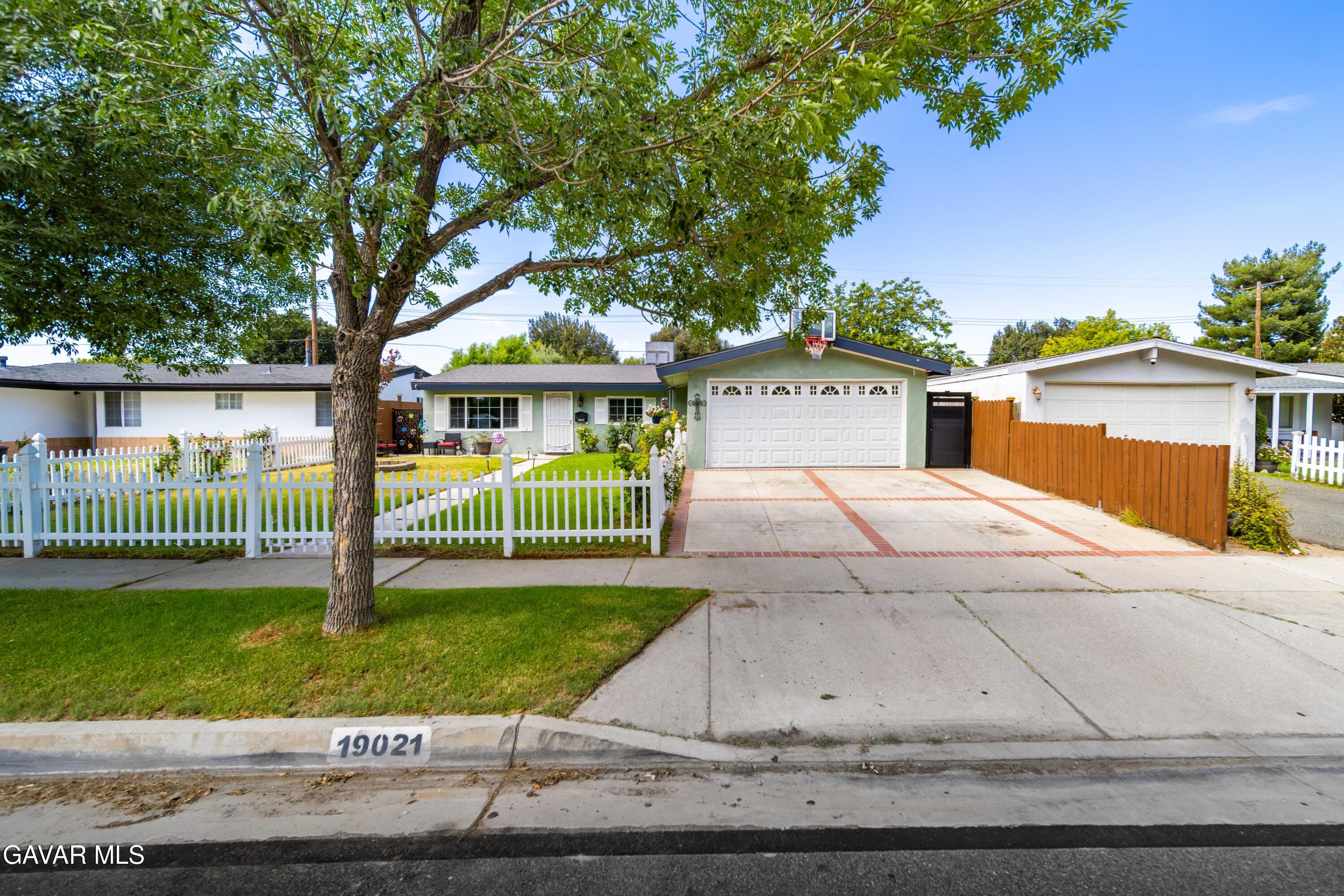 19021 Nearbrook Street — photo