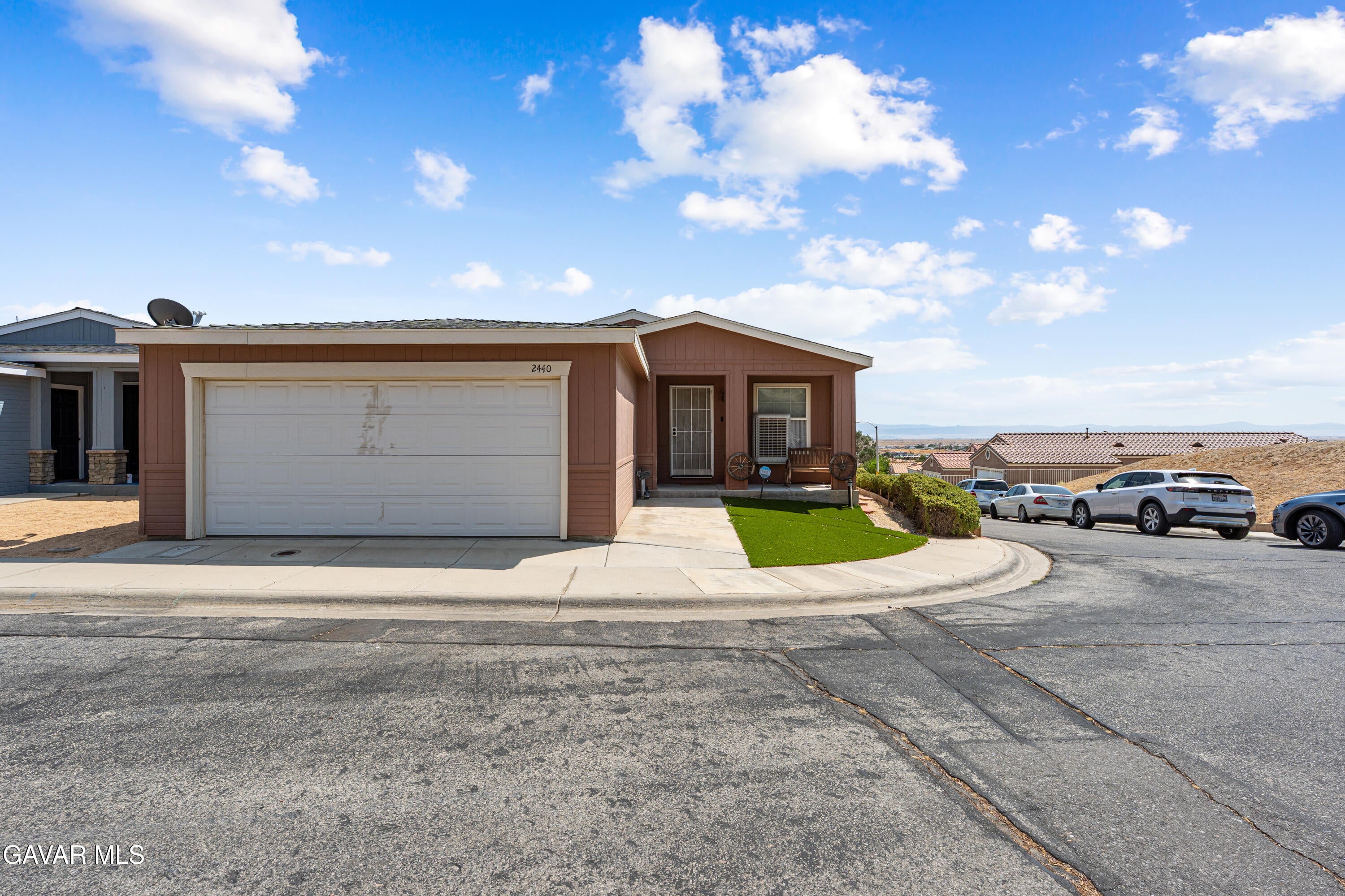 2440 Sunset Ridge Drive — photo