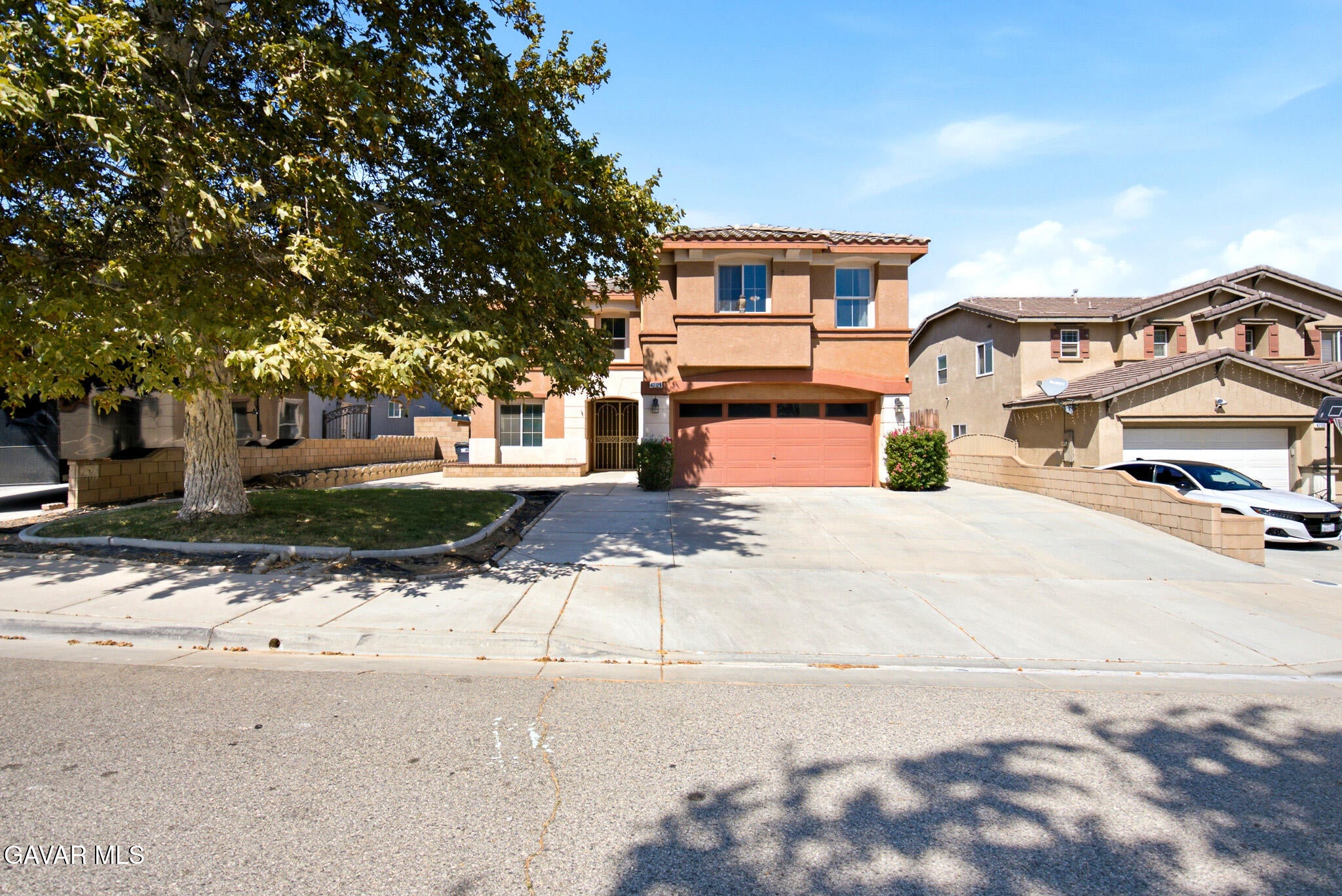 42129 Madison Court — photo