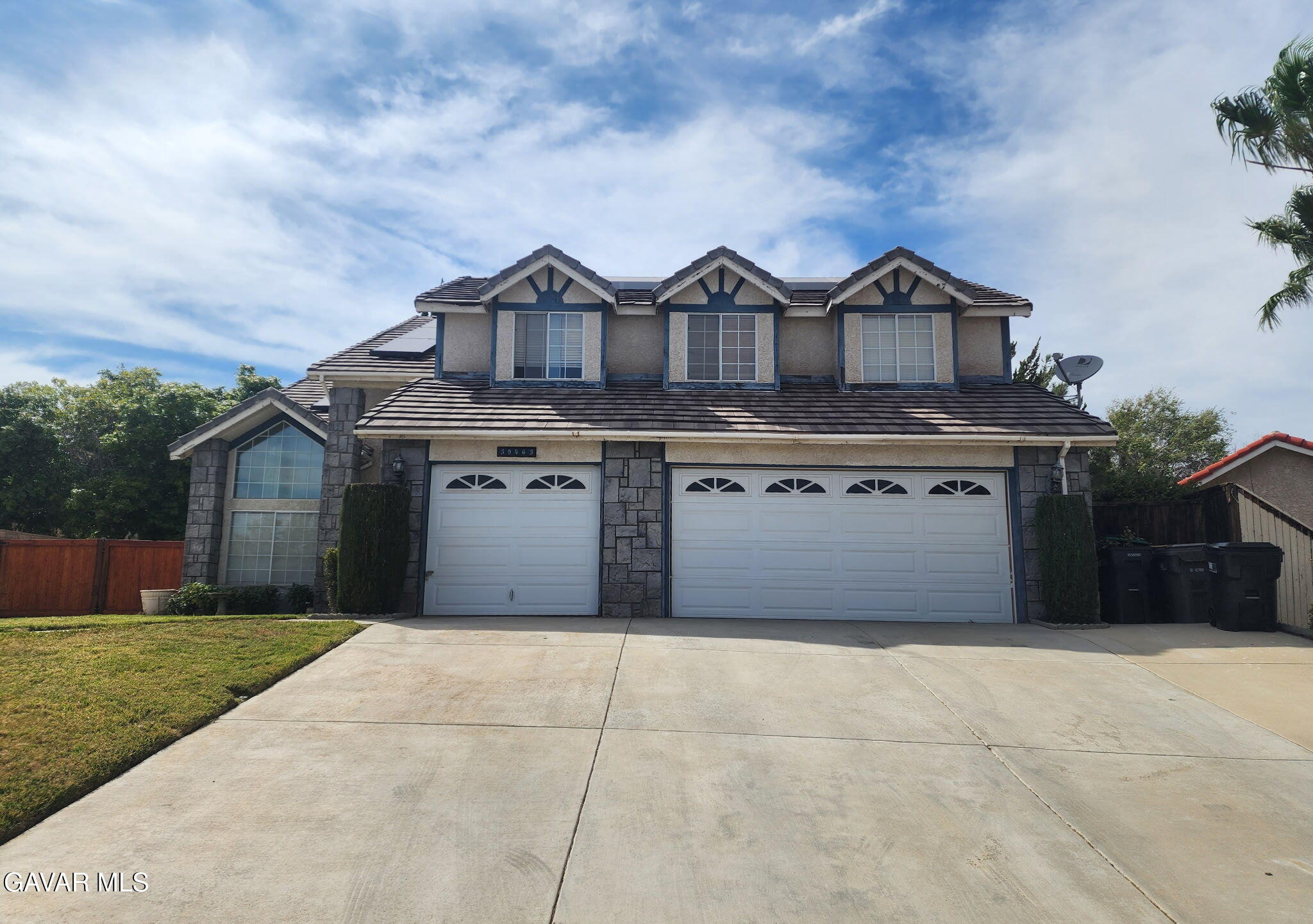 39463 Middleton Street — photo