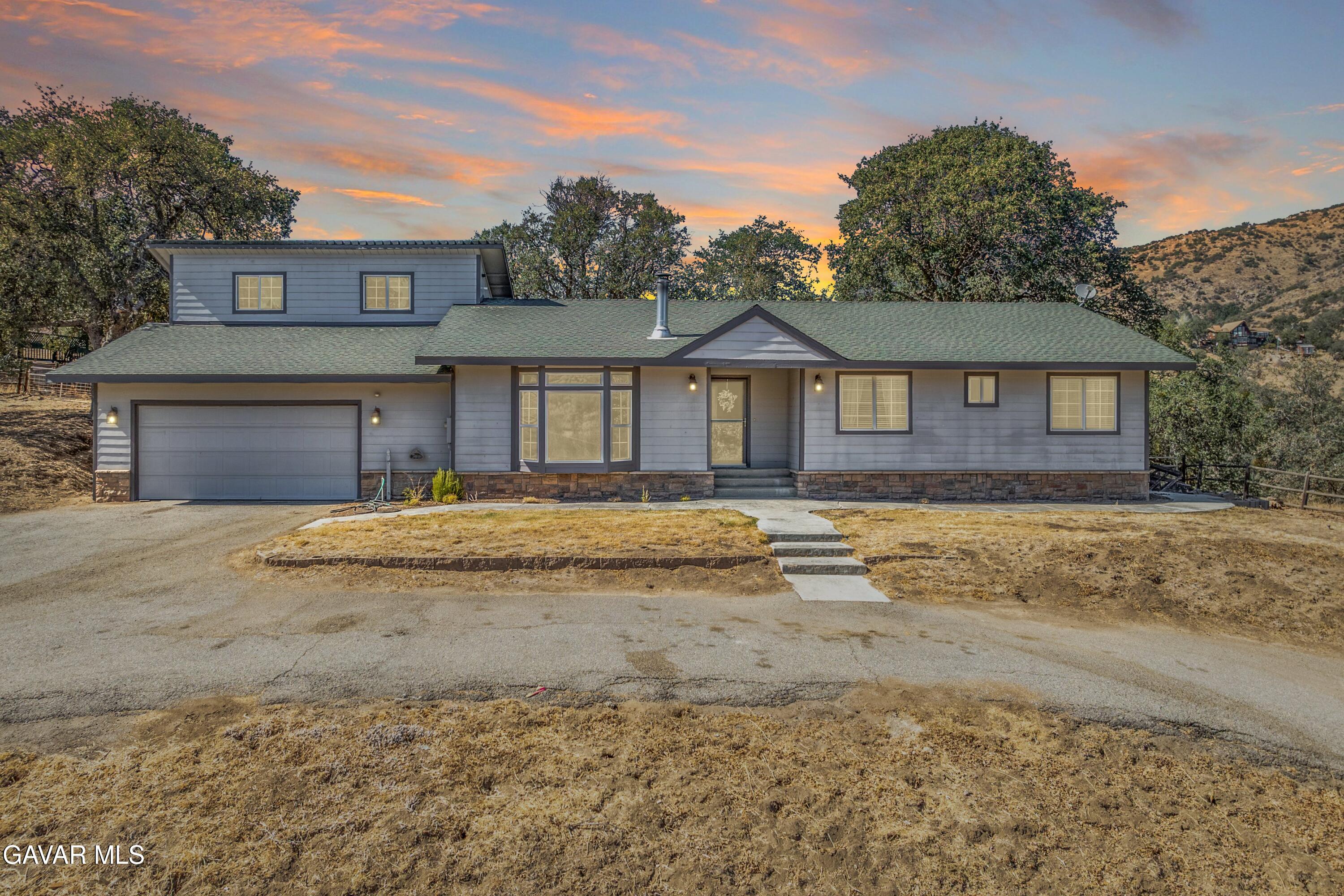 26001 Cumberland Road — photo