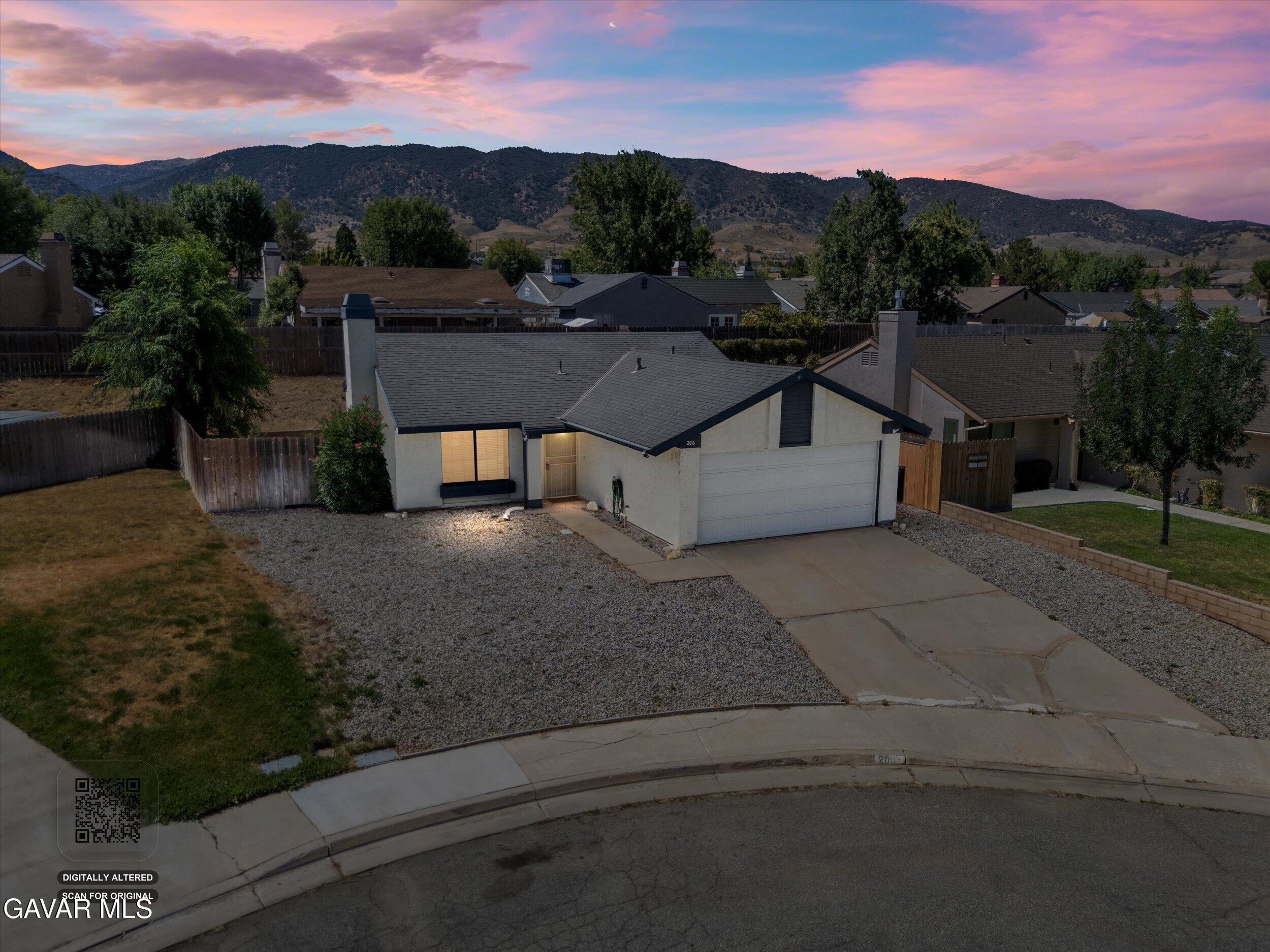 206 Meadowbrook Court — photo