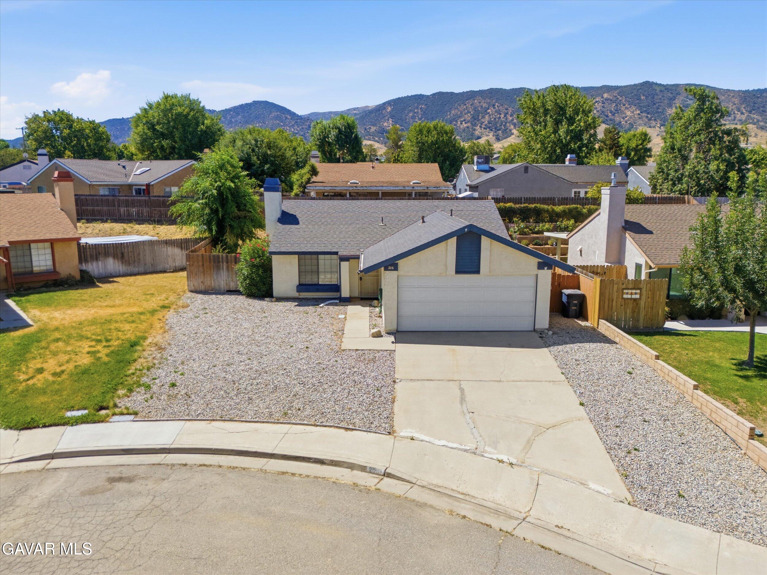 206 Meadowbrook Court, Tehachapi, CA 93561 — photo 3