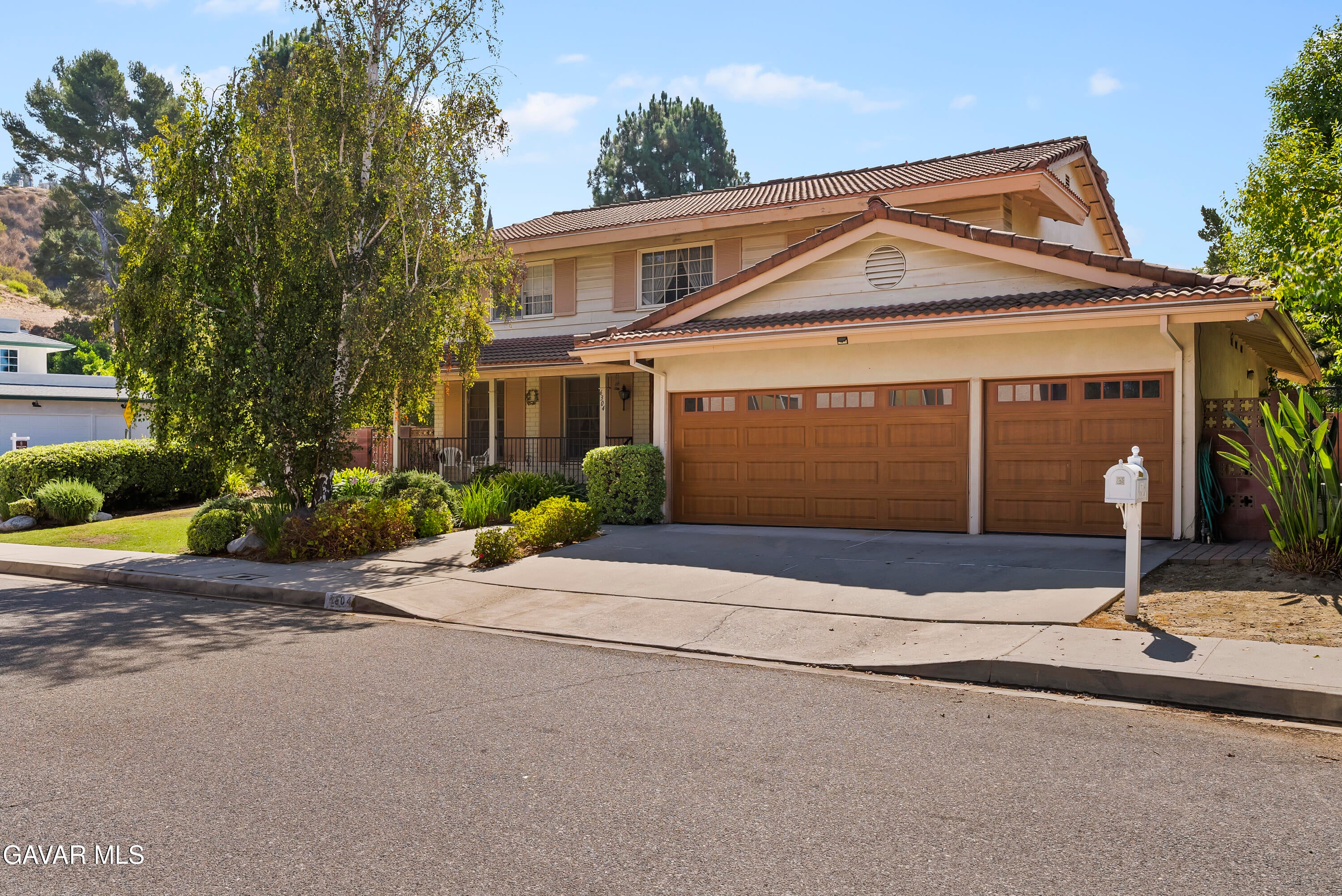 6304 Mirror Lake Drive — photo