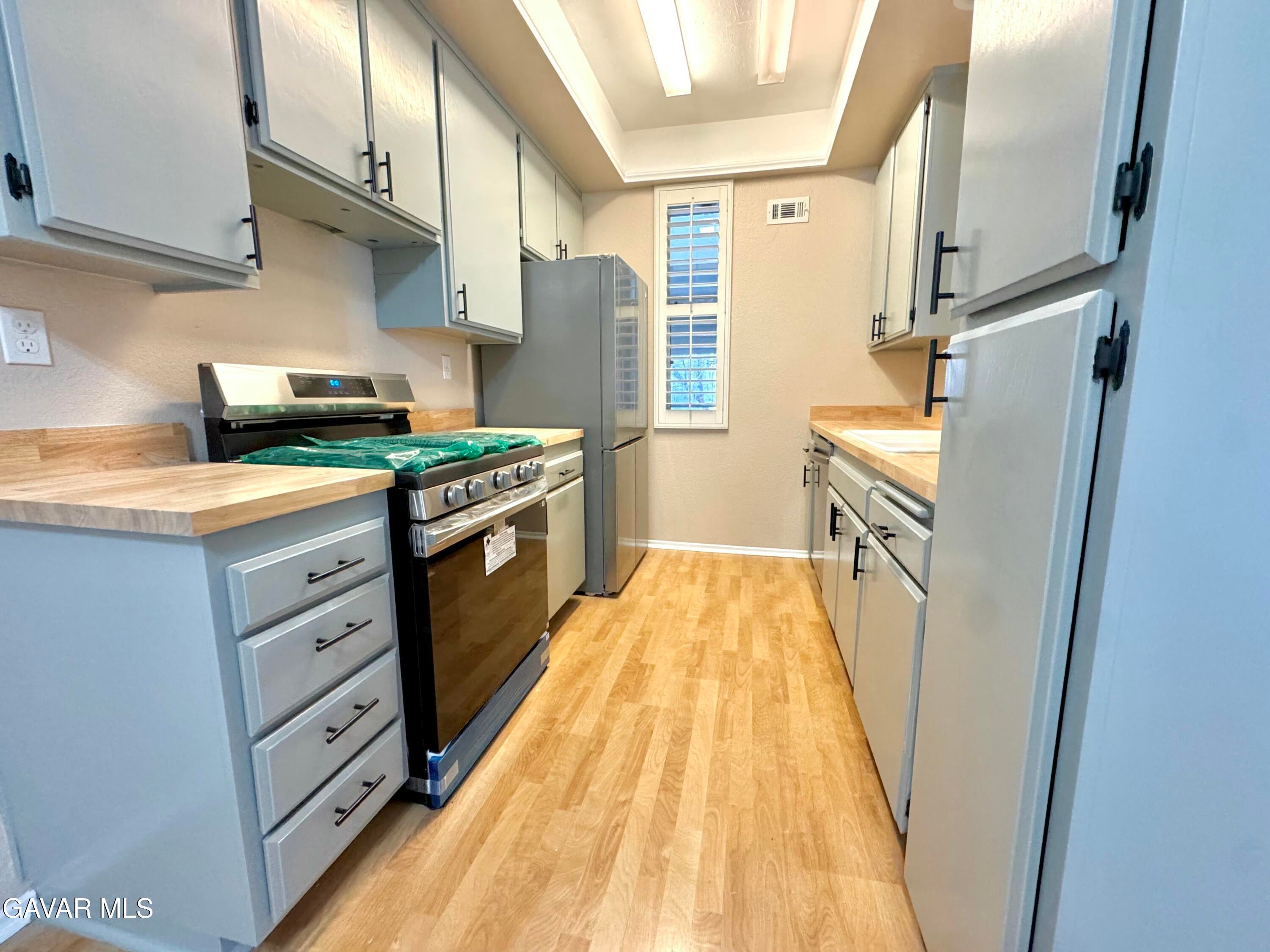 2827 W Avenue K12 Apt 211 — photo