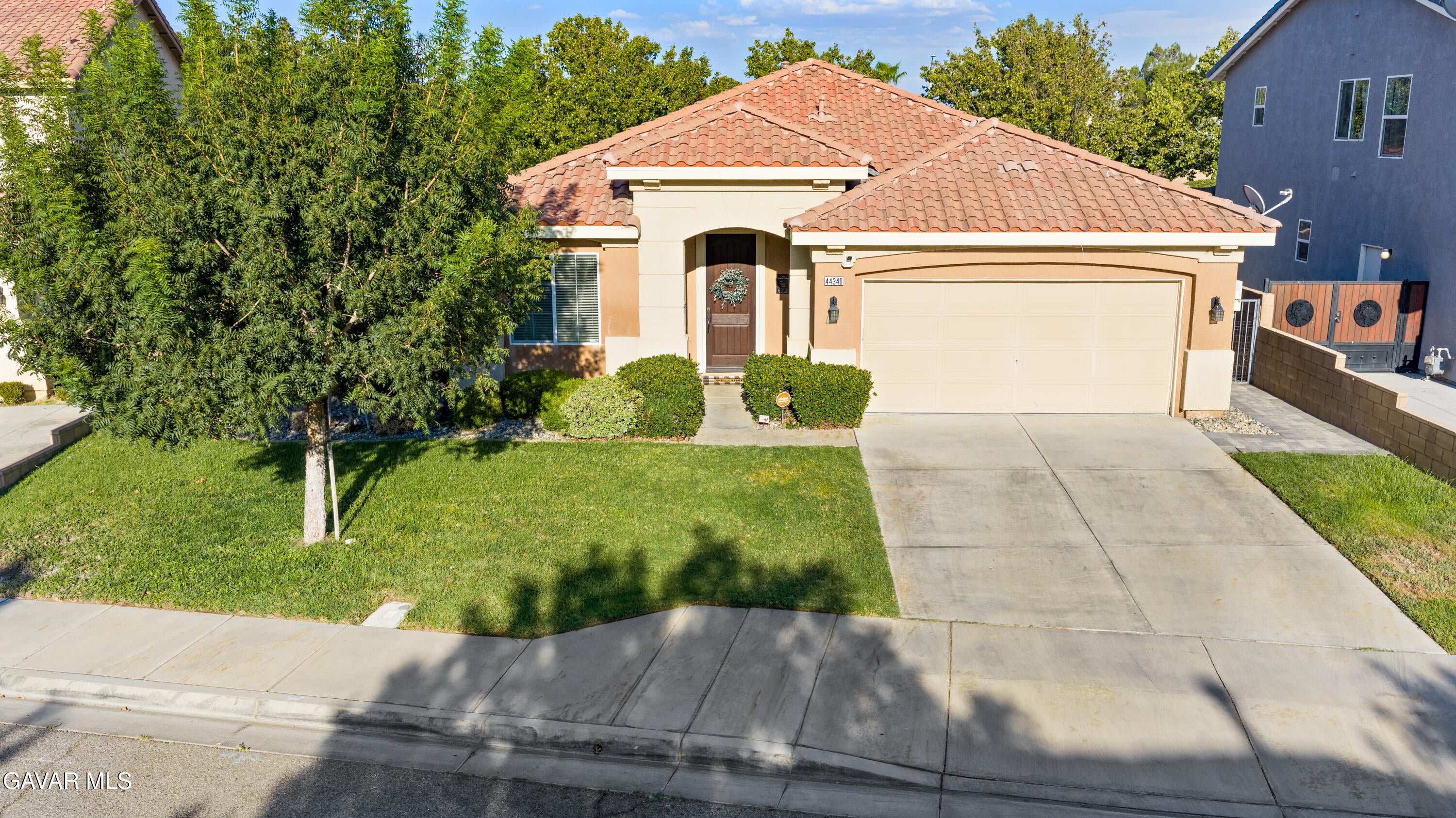 44340 Acacia Street — photo