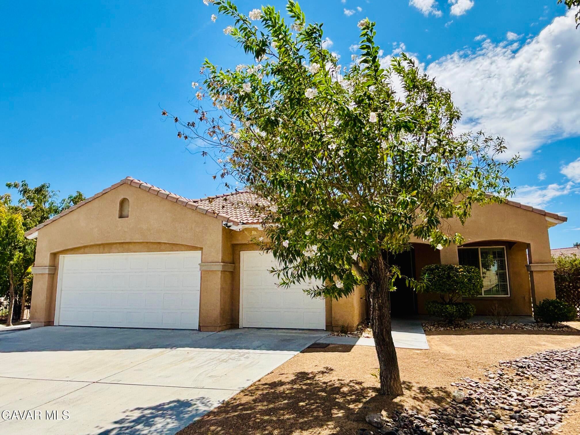 4640 Trojan Court — photo